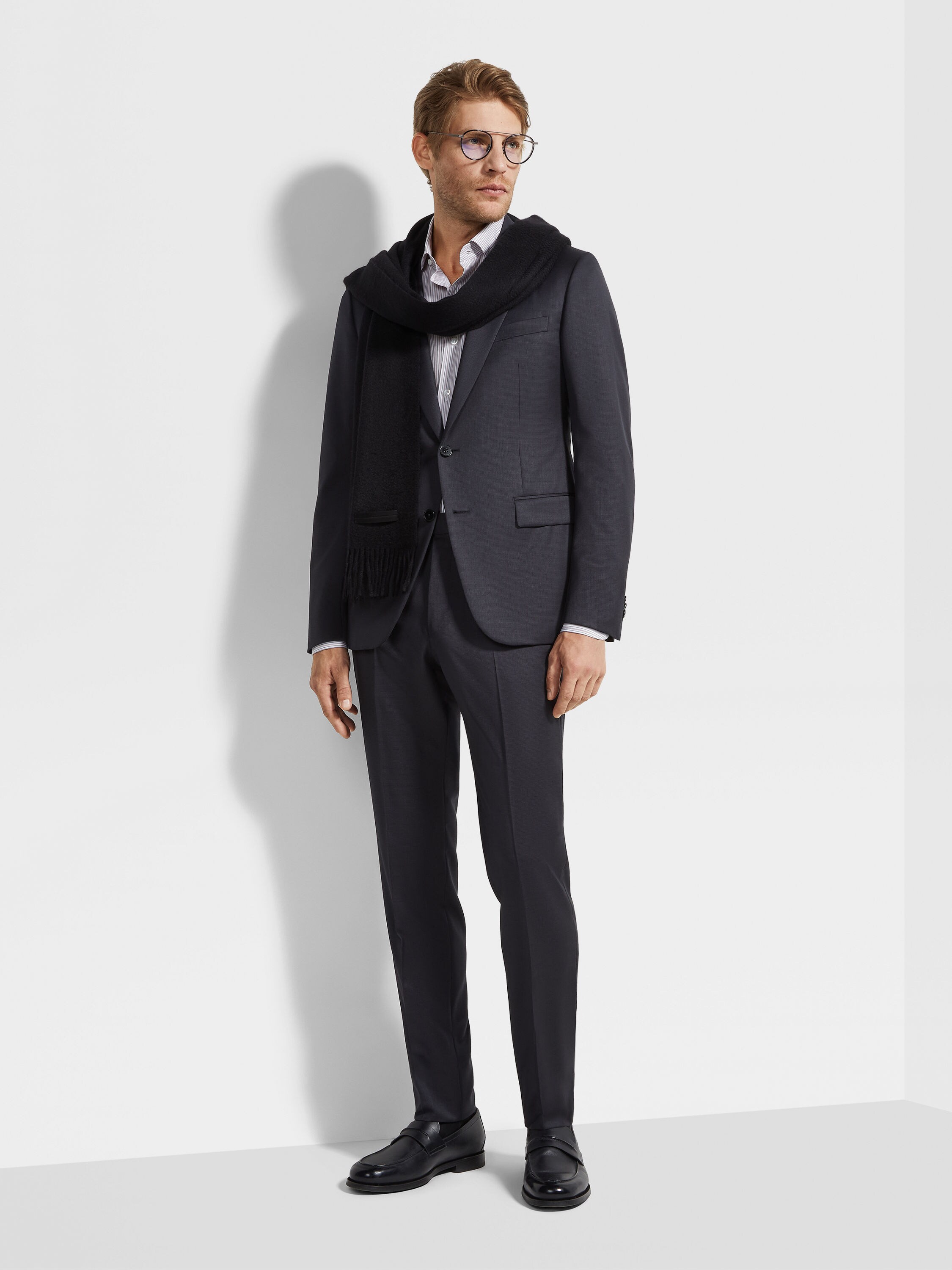 Dark Grey/Black