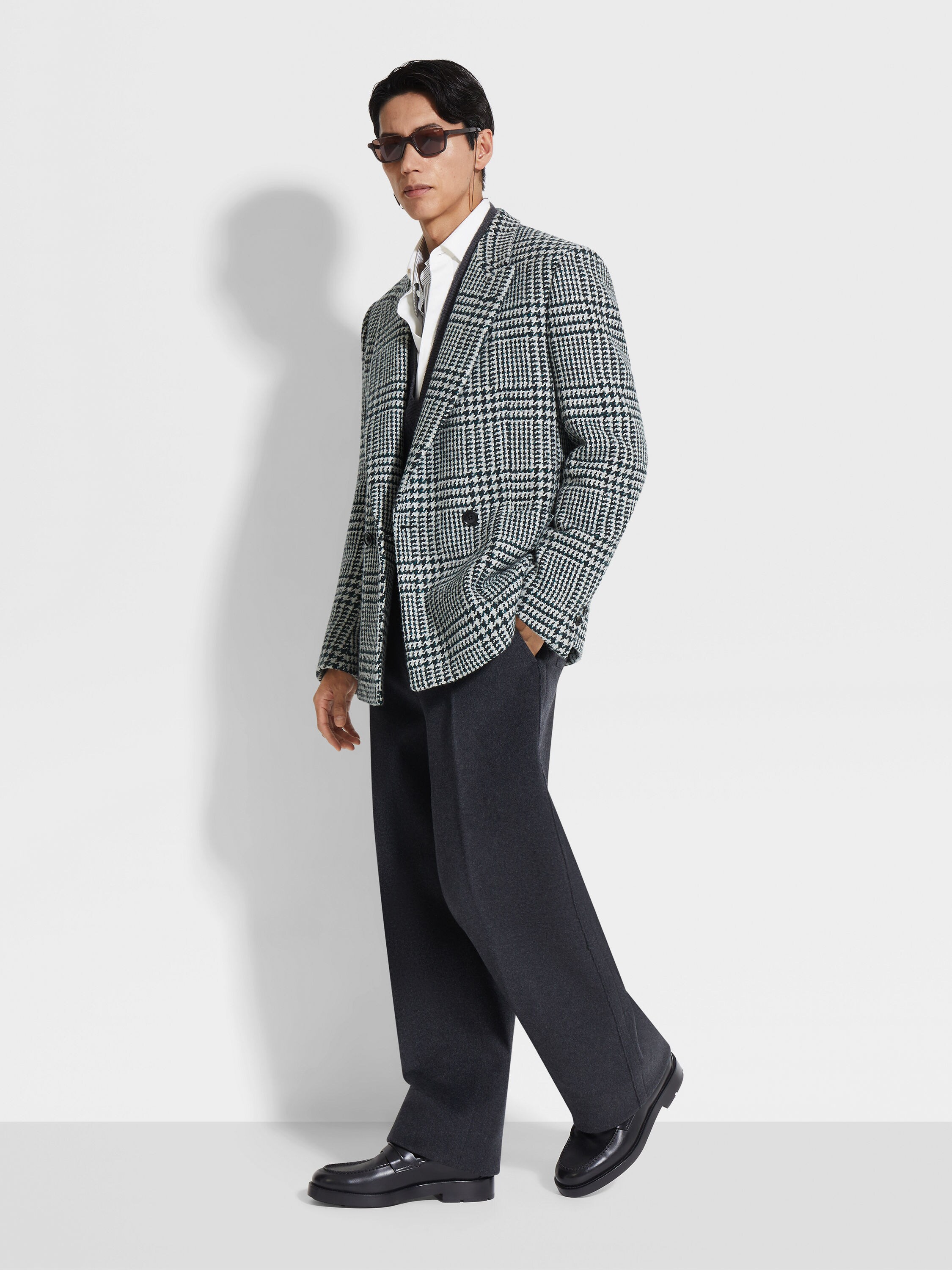 白色、深绿色与黑色羊毛羊绒夹克 产品细节图 #1