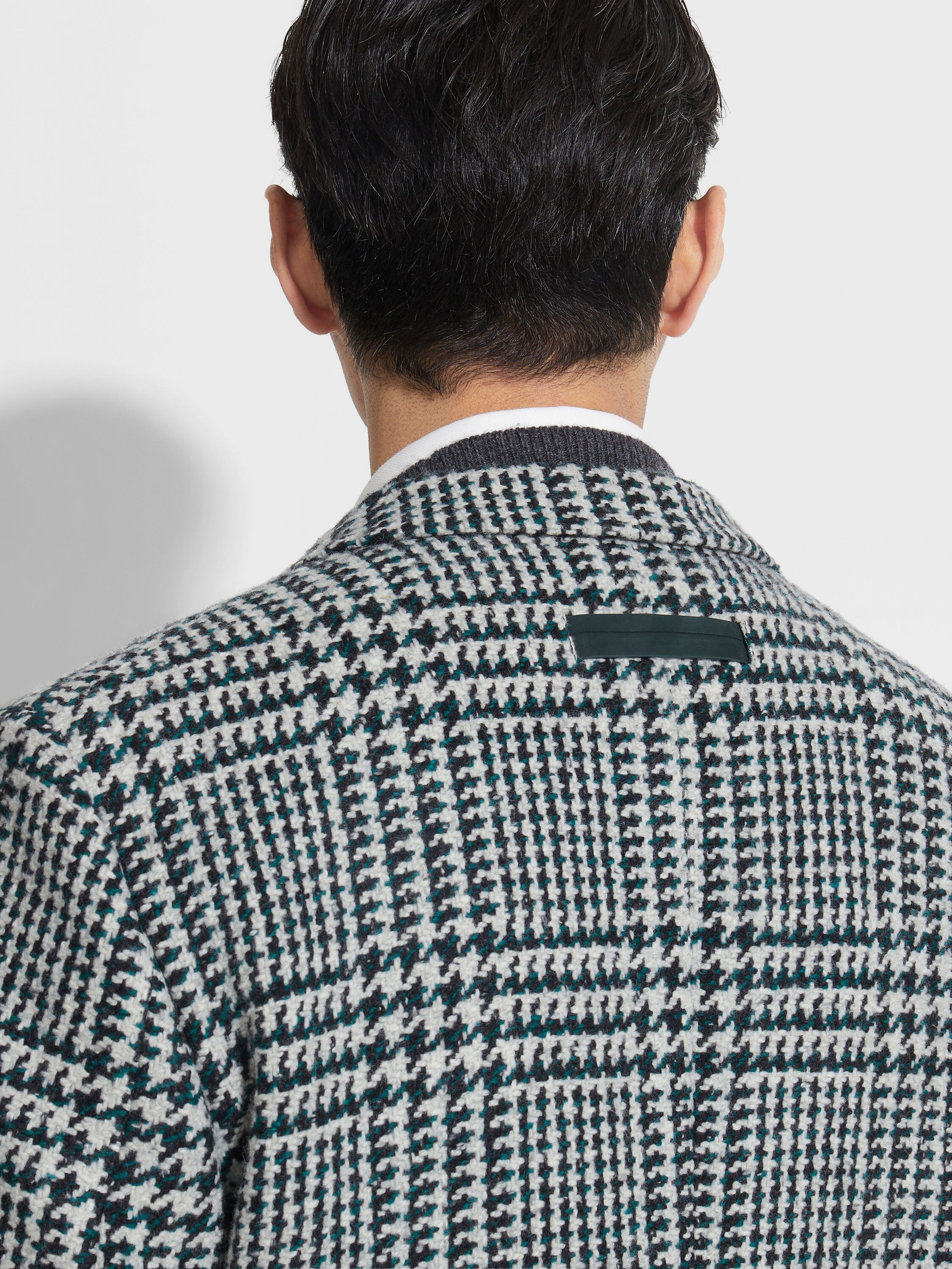 白色、深绿色与黑色羊毛羊绒夹克 产品细节图 #2