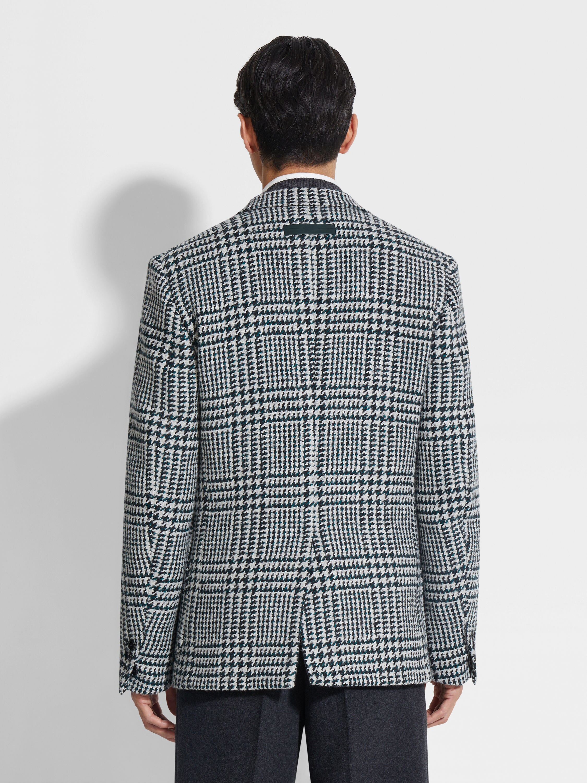 白色、深绿色与黑色羊毛羊绒夹克 产品细节图 #4