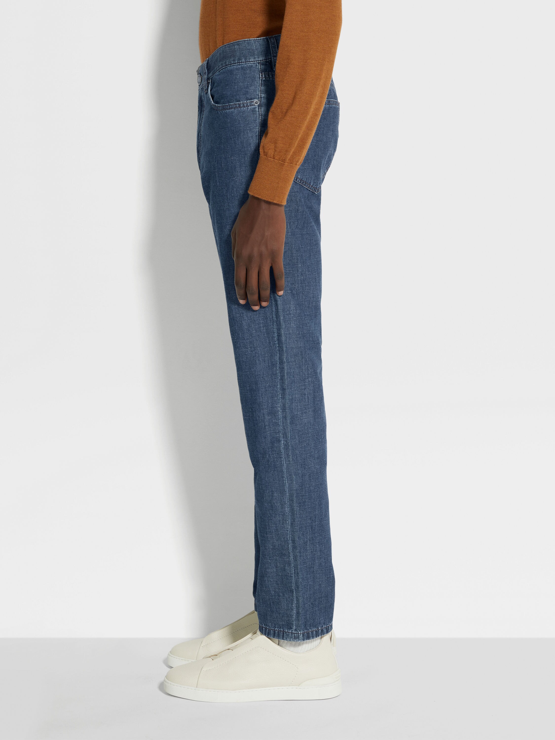 Blue Bleached Cotton and Linen Roccia Jeans Product detail photo #2