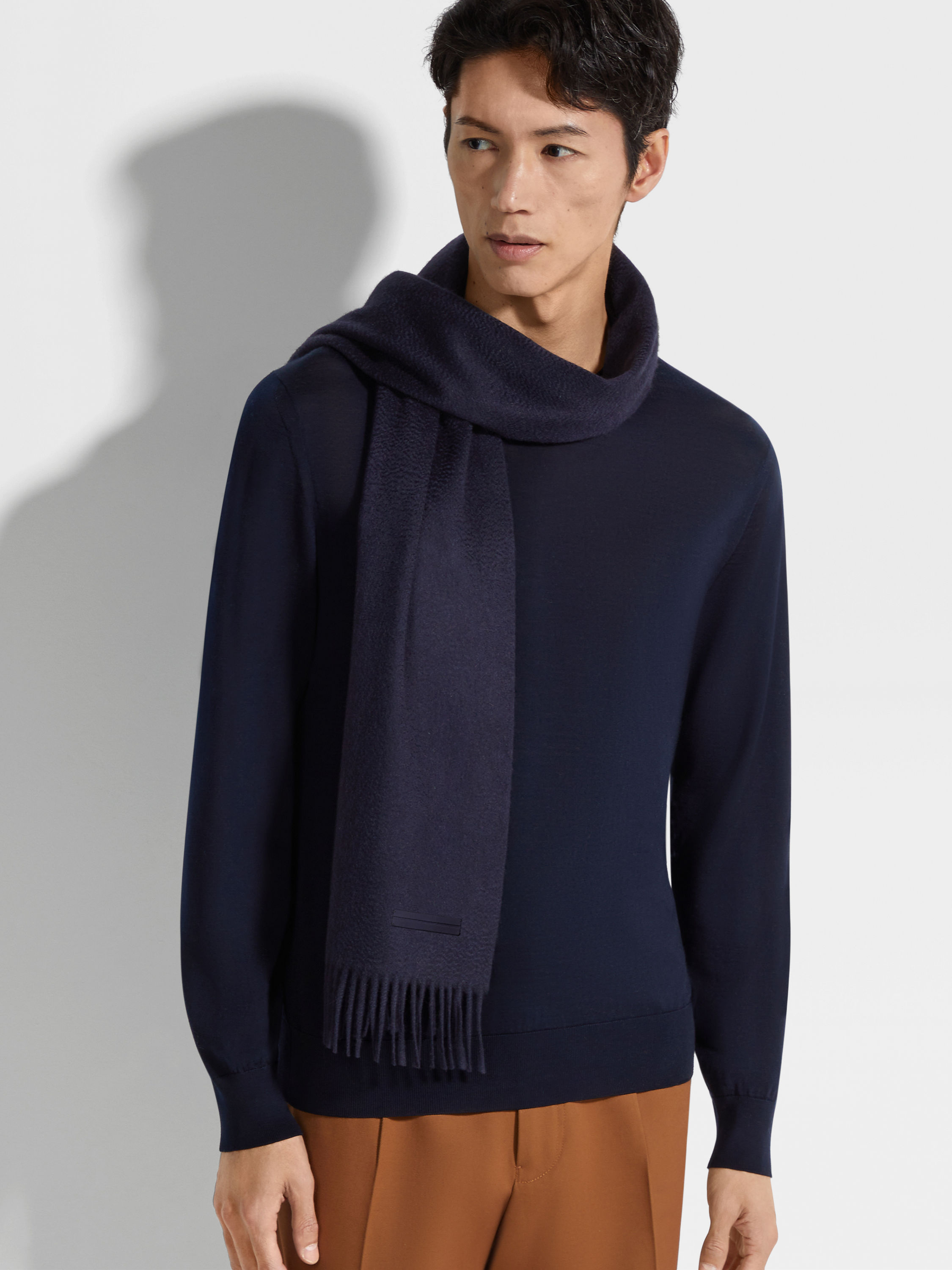 Dark Blue Oasi Cashmere Scarf Product detail photo #2