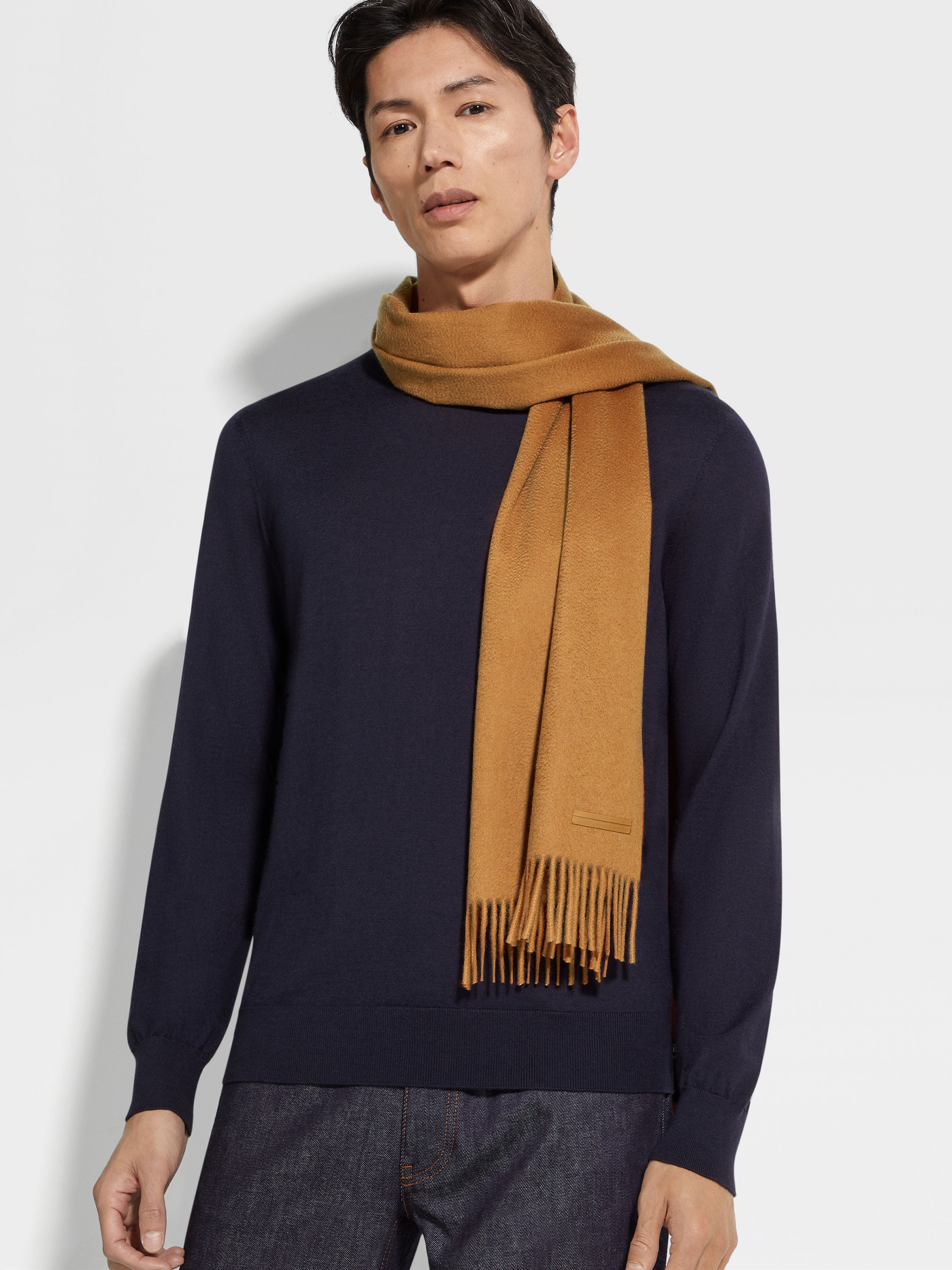 Dark Foliage Oasi Cashmere Scarf Product detail photo #2