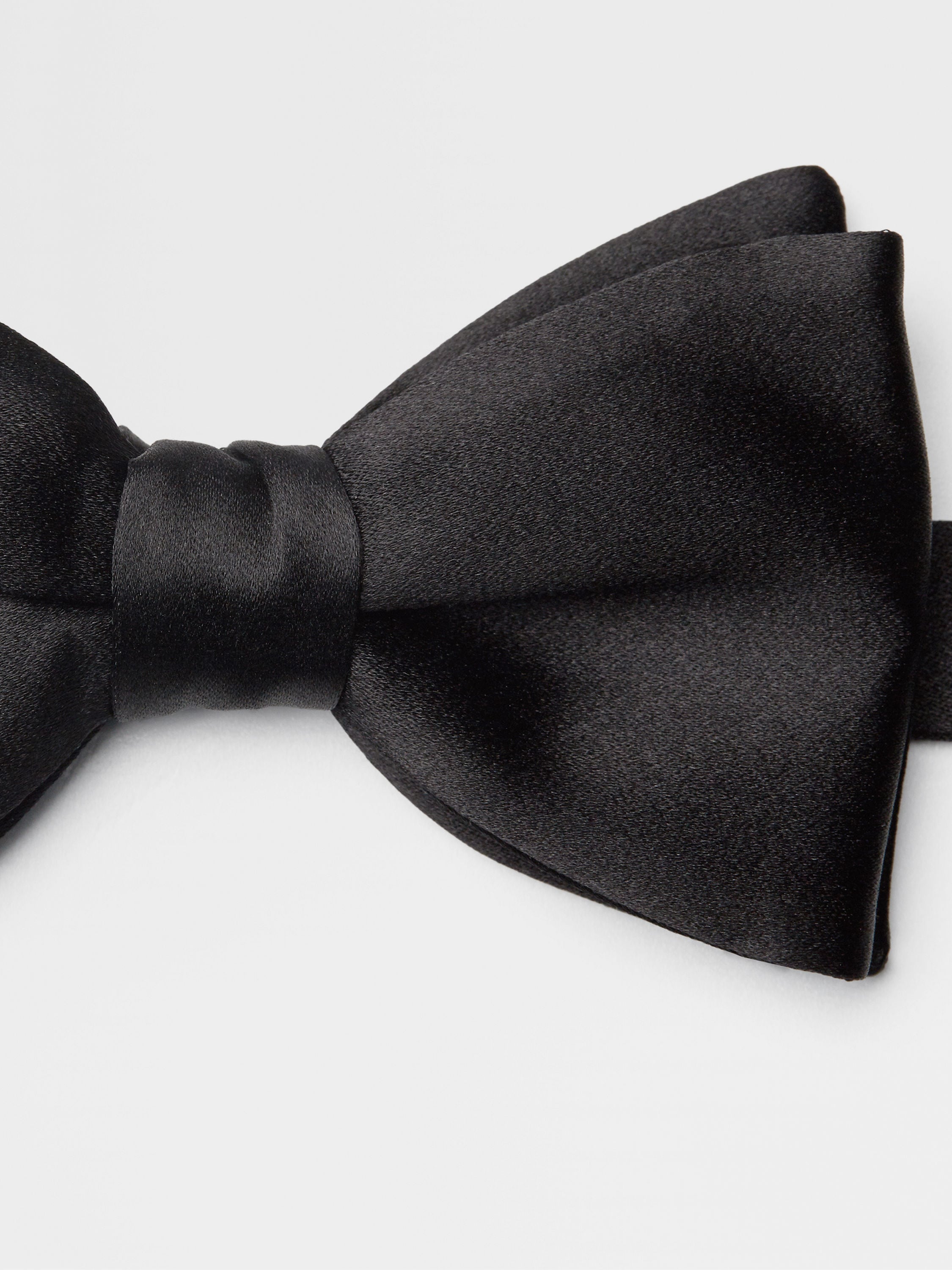 Black Silk Bow Tie Product detail photo #1