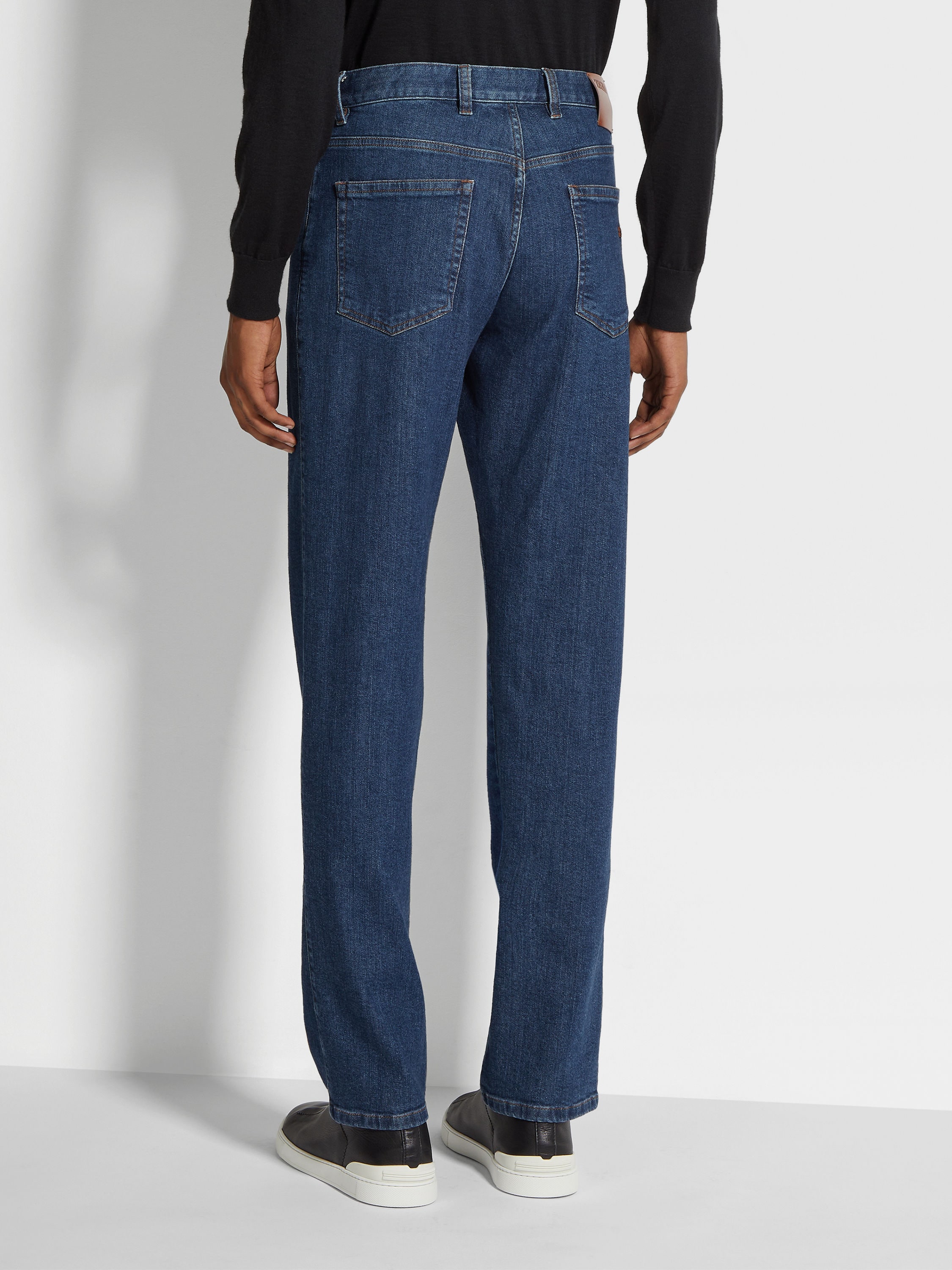 Blue Stone-washed Stretch Cotton Roccia Jeans Product detail photo #4