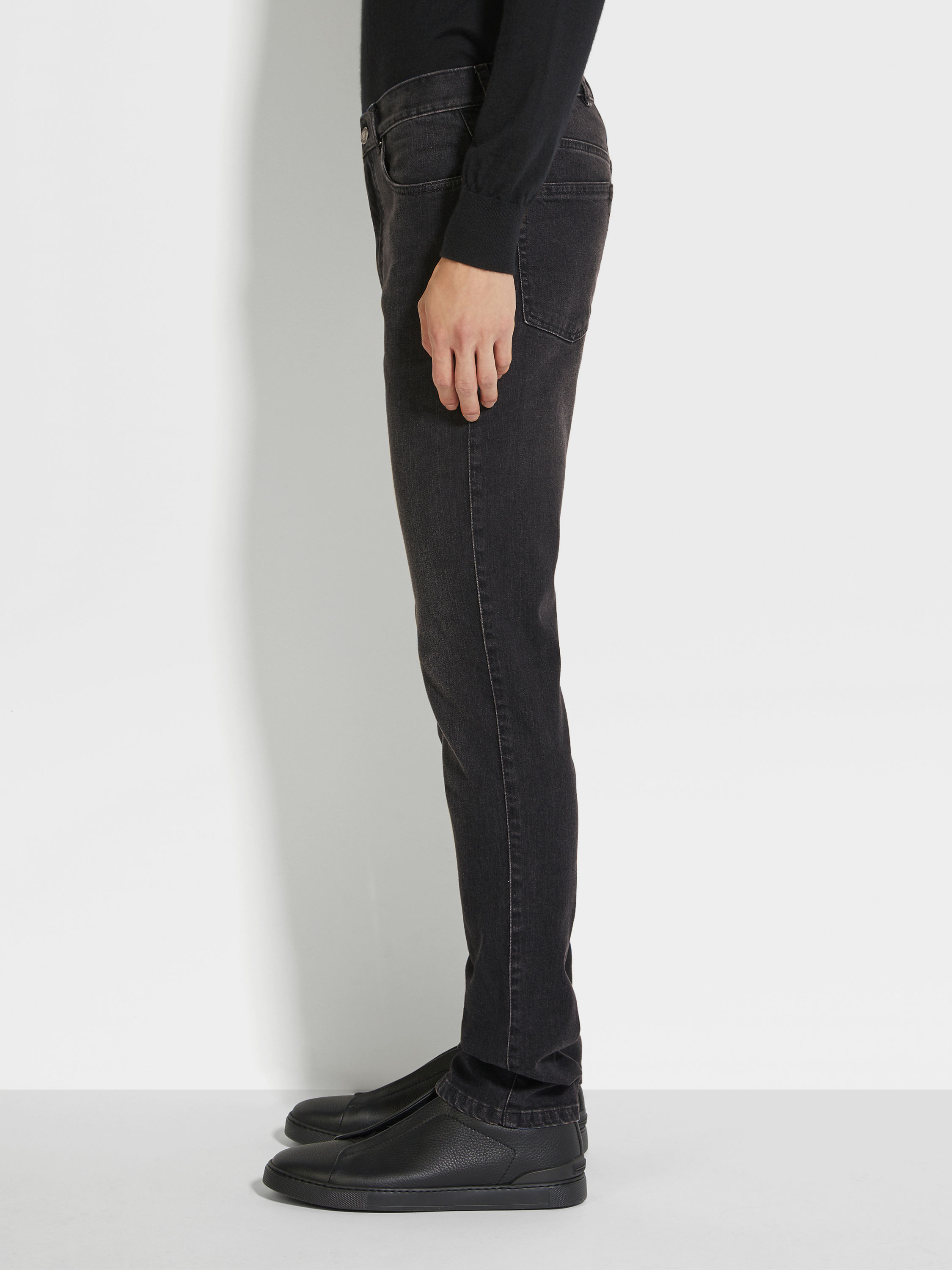 深灰色石洗弹力棉质 Roccia 牛仔裤 产品细节图 #3