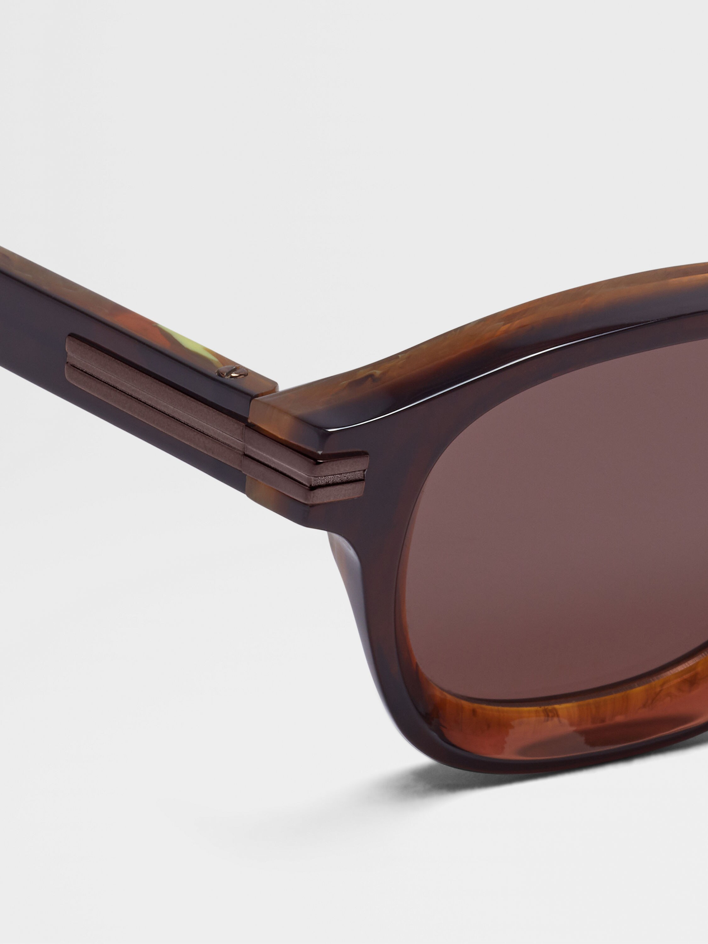 Dark Foliage Aurora I Acetate Sunglasses Product detail photo #1