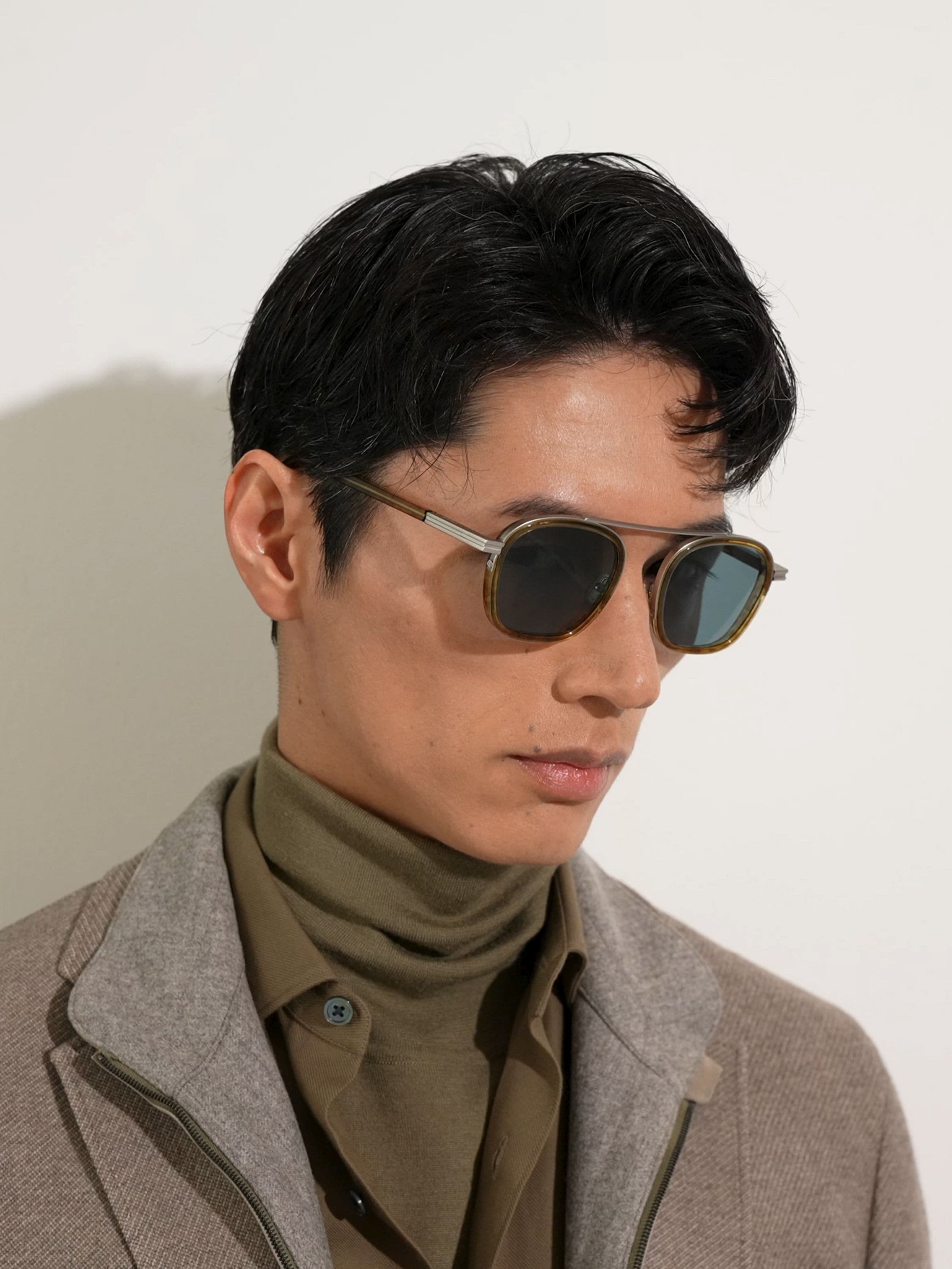 透明浅棕哈瓦那色 Orizzonte I 醋酸纤维和金属太阳镜