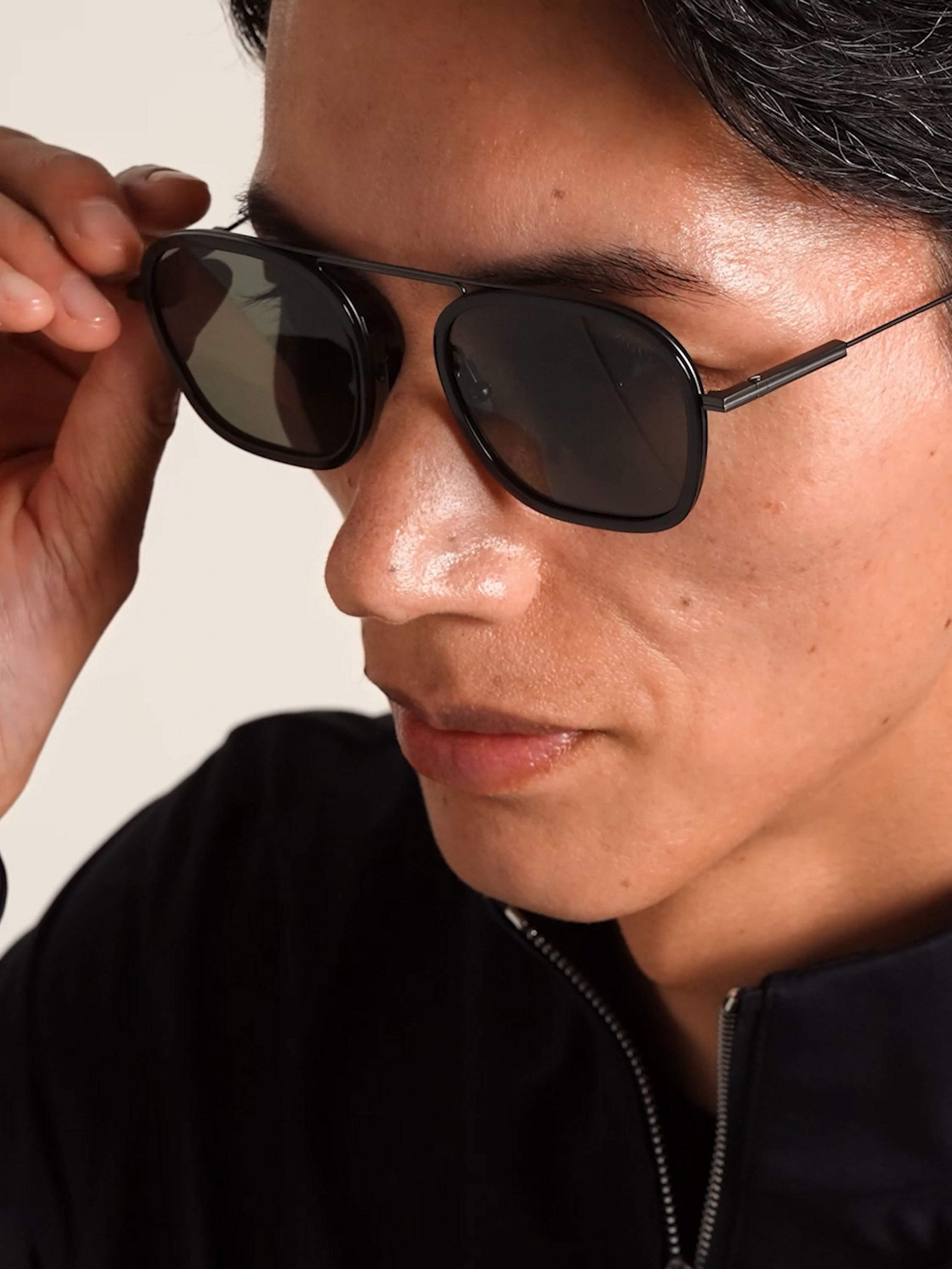 灰色 Orizzonte I 钛金属太阳镜