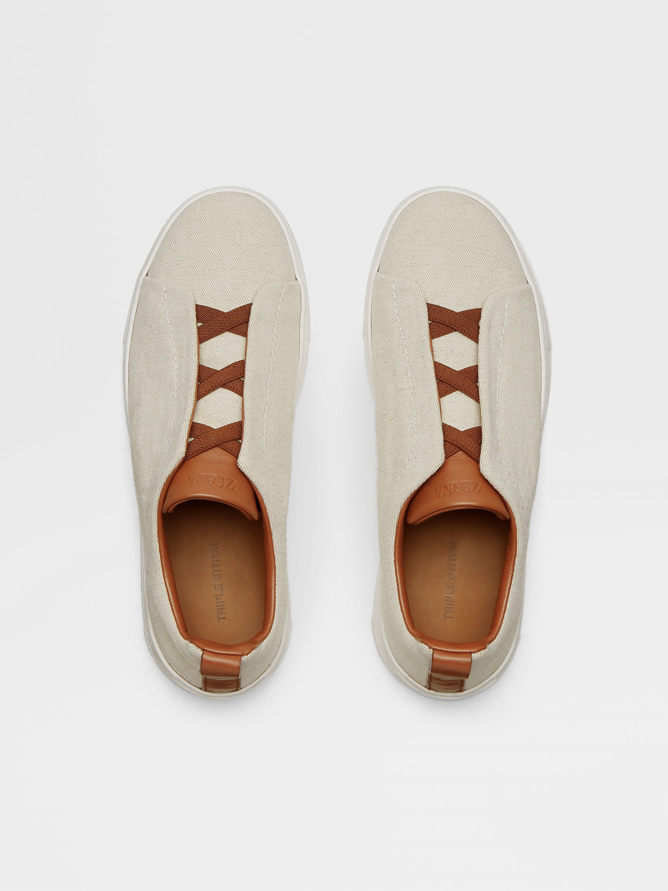 米白色帆布 Triple Stitch™ 奢华休闲鞋 产品细节图 #3