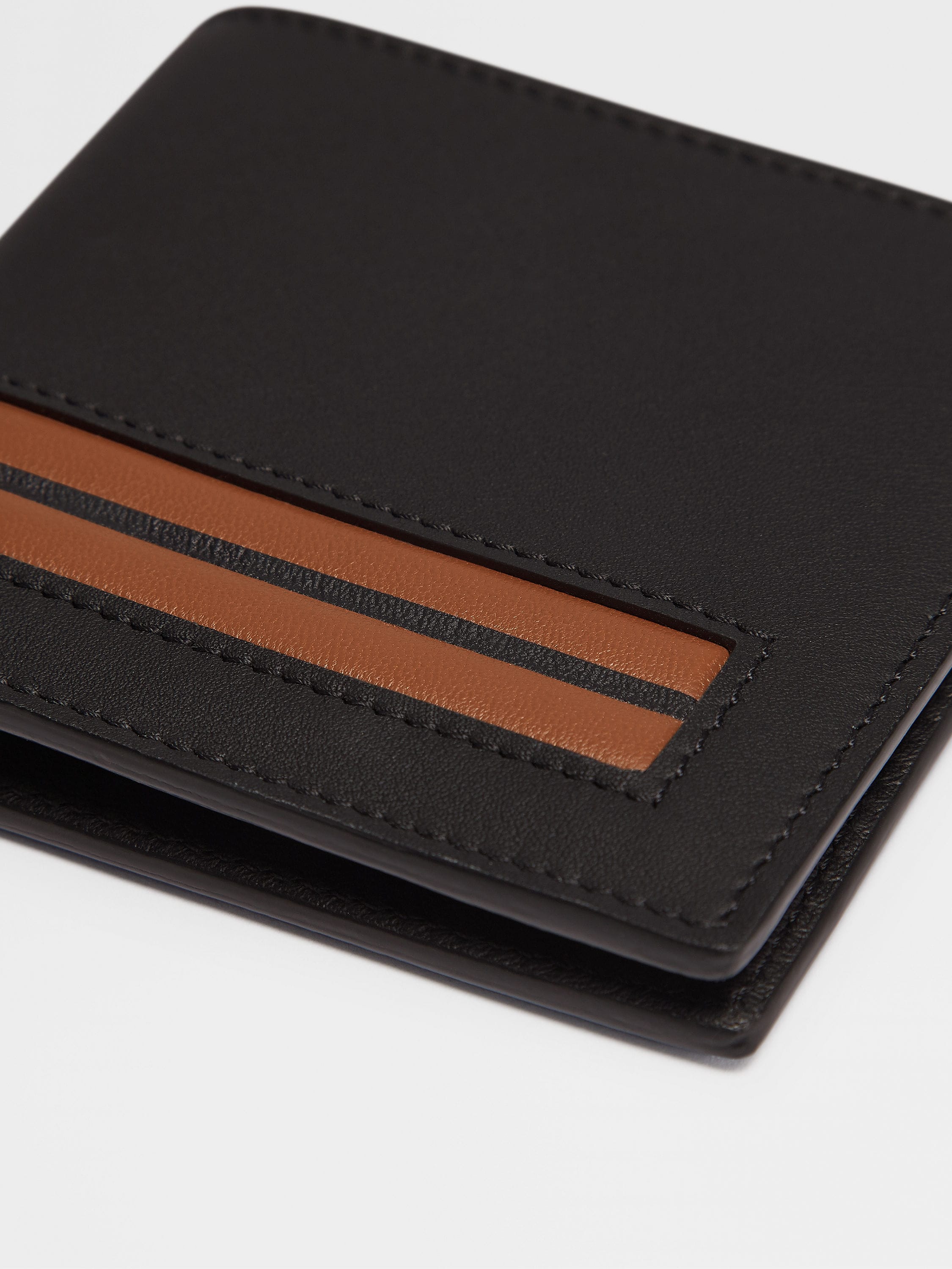 Black Leather Billfold Wallet Product detail photo #4