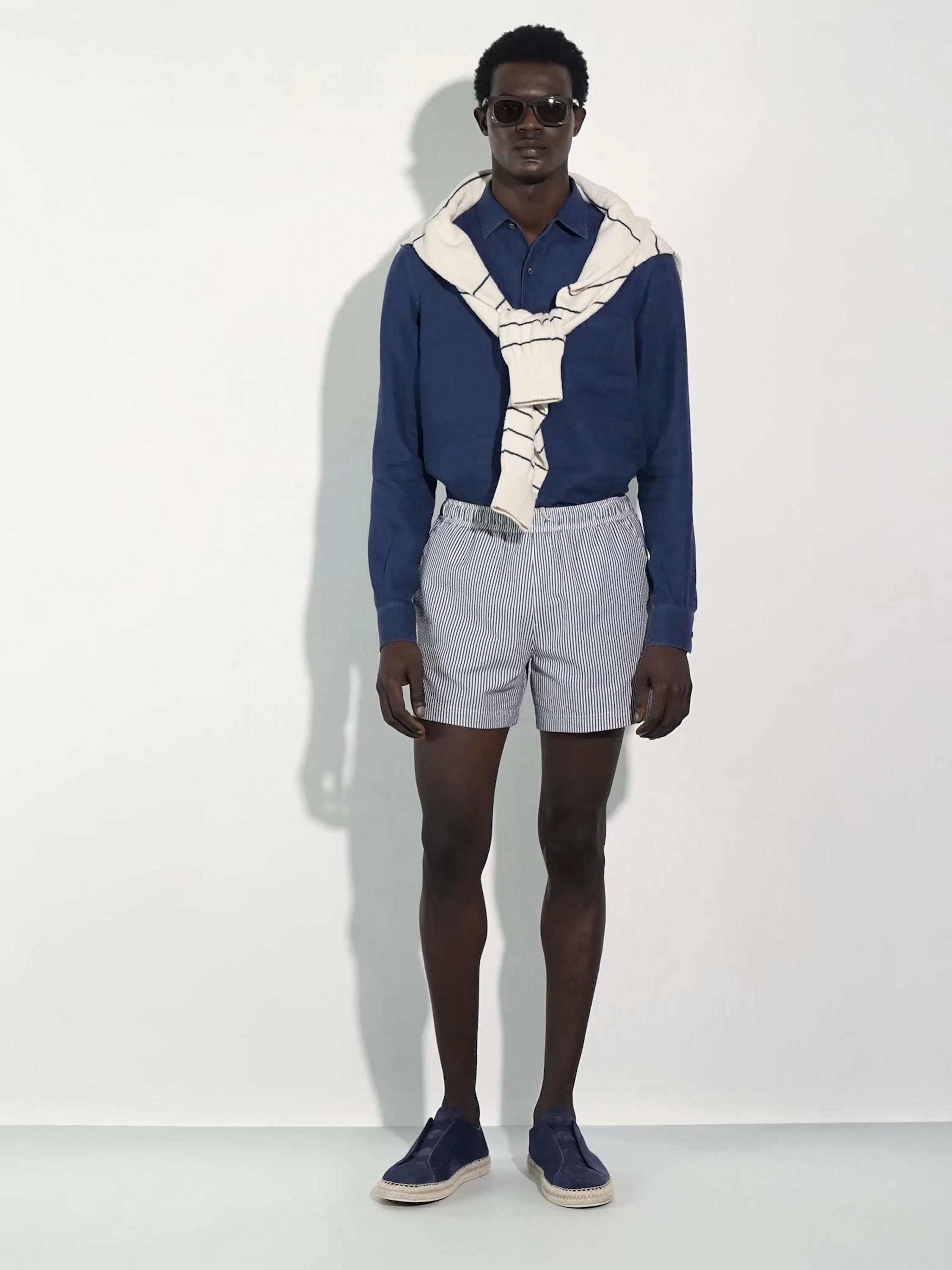 午夜蓝绒面革 Triple Stitch™ 奢华休闲鞋