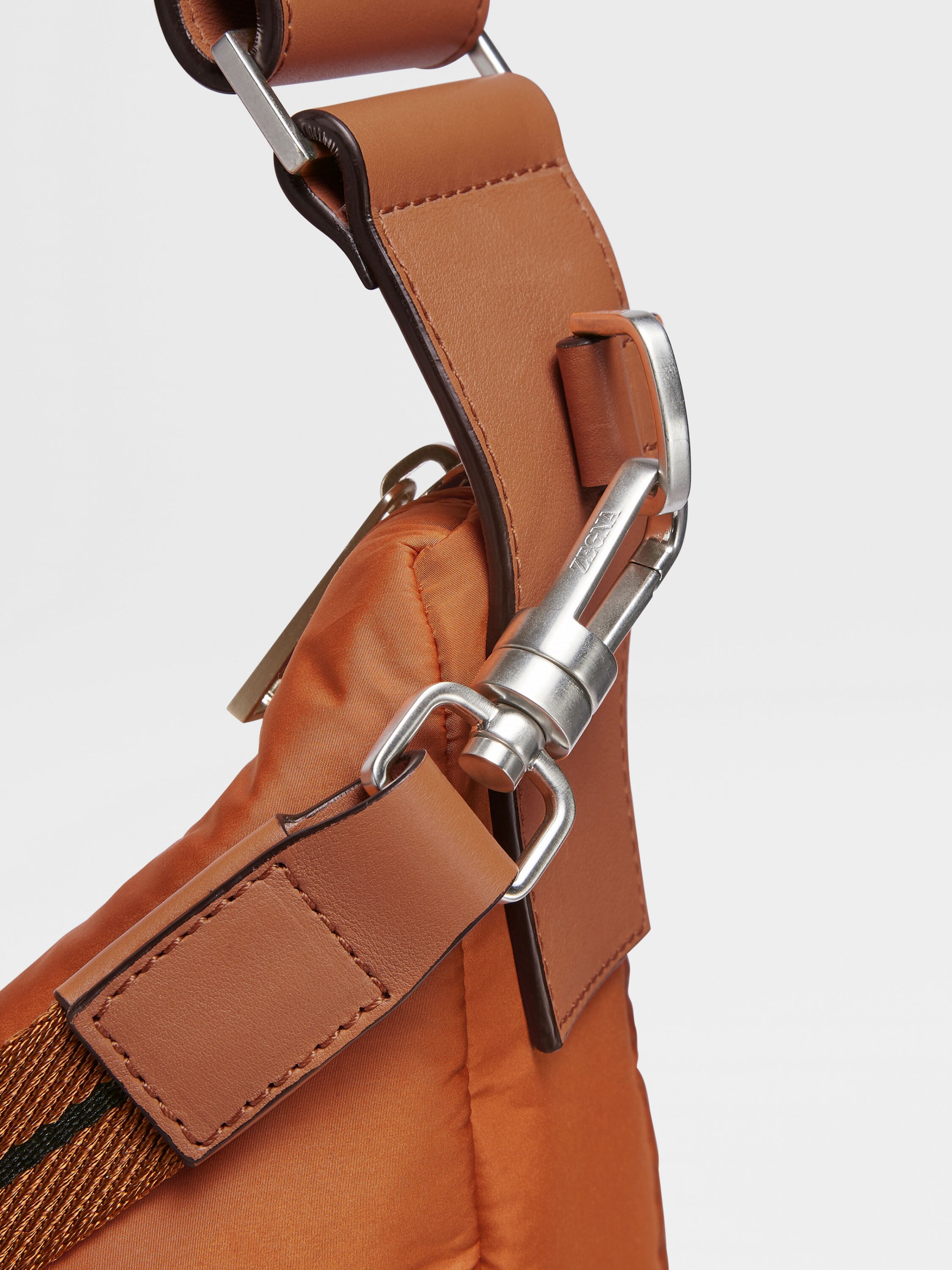 Foliage 色高科技面料手袋 产品细节图 #4