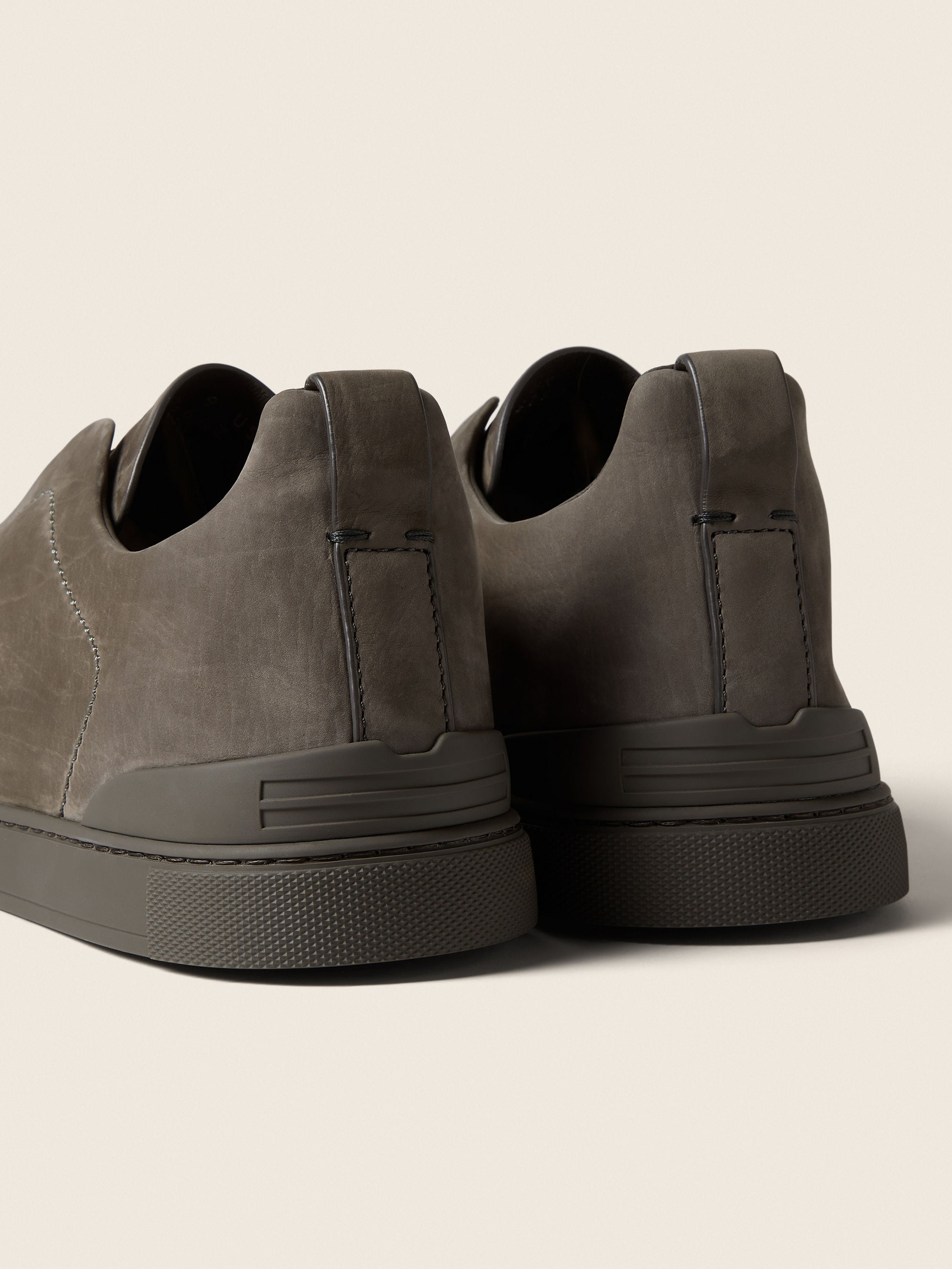 深灰褐色 Triple Stitch™ SECONDSKIN 奢华休闲鞋 产品细节图 #2