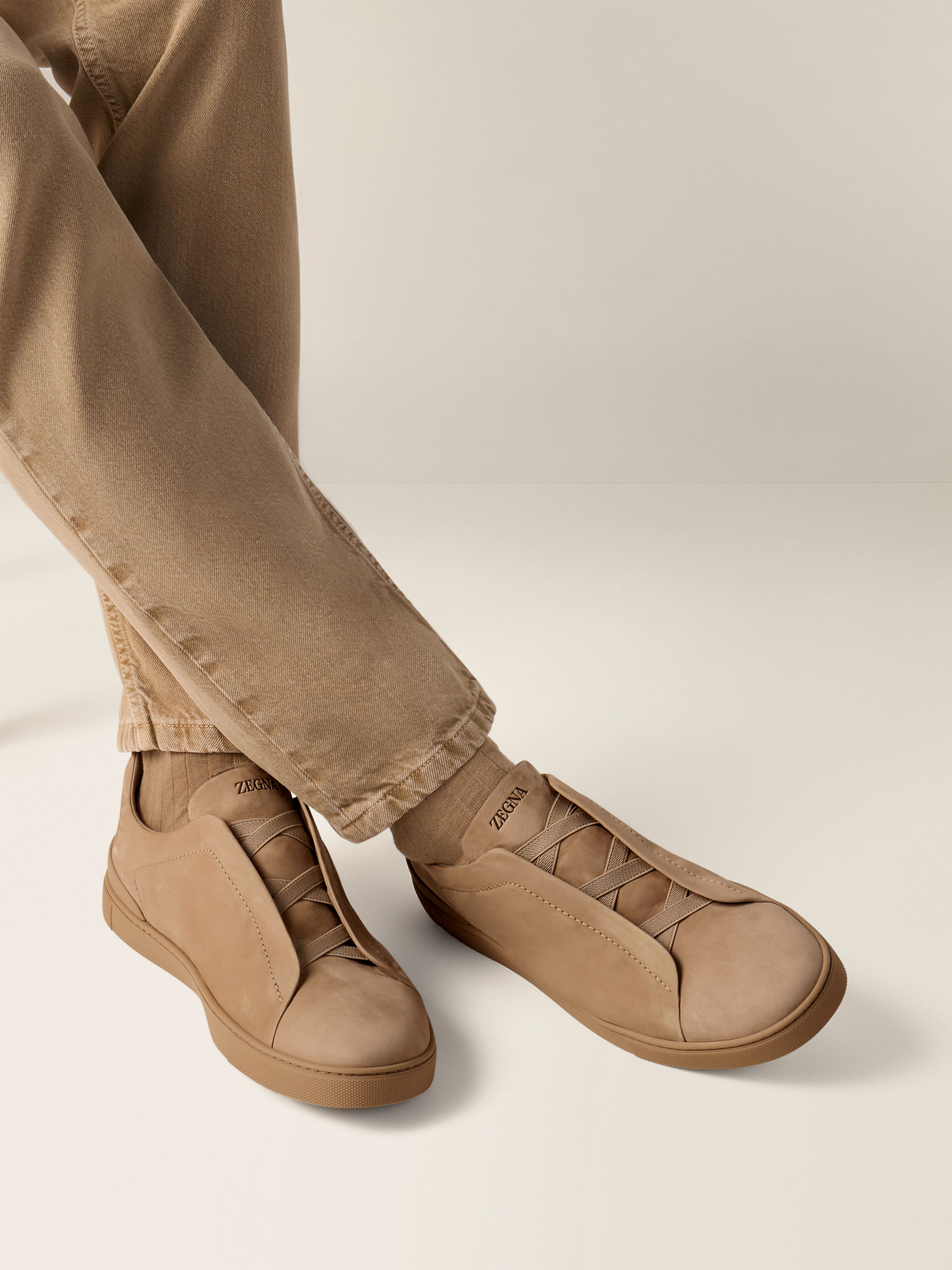 米色 Triple Stitch™ SECONDSKIN 奢华休闲鞋 产品细节图 #1