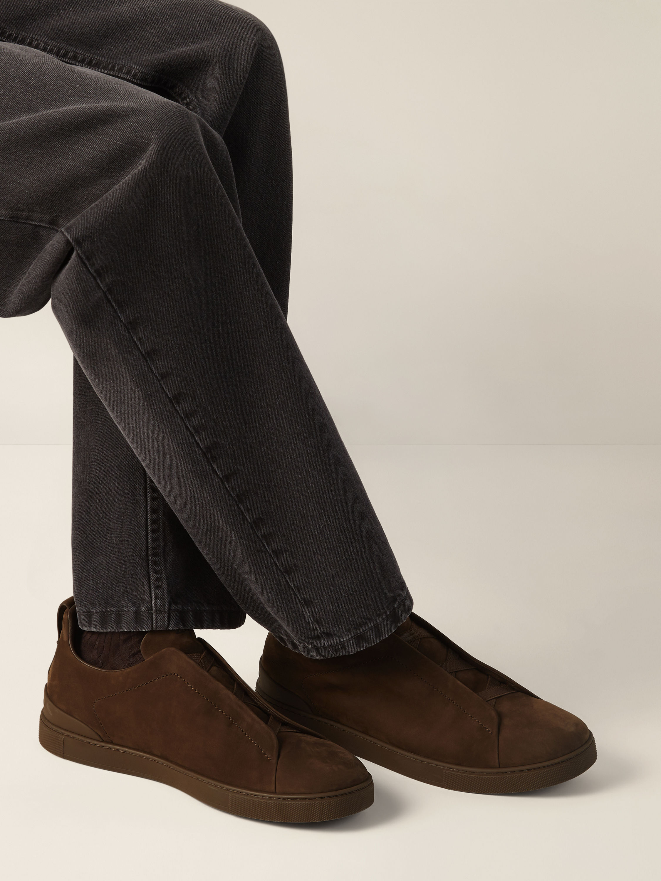 深棕色 Triple Stitch™ SECONDSKIN 奢华休闲鞋 产品细节图 #1