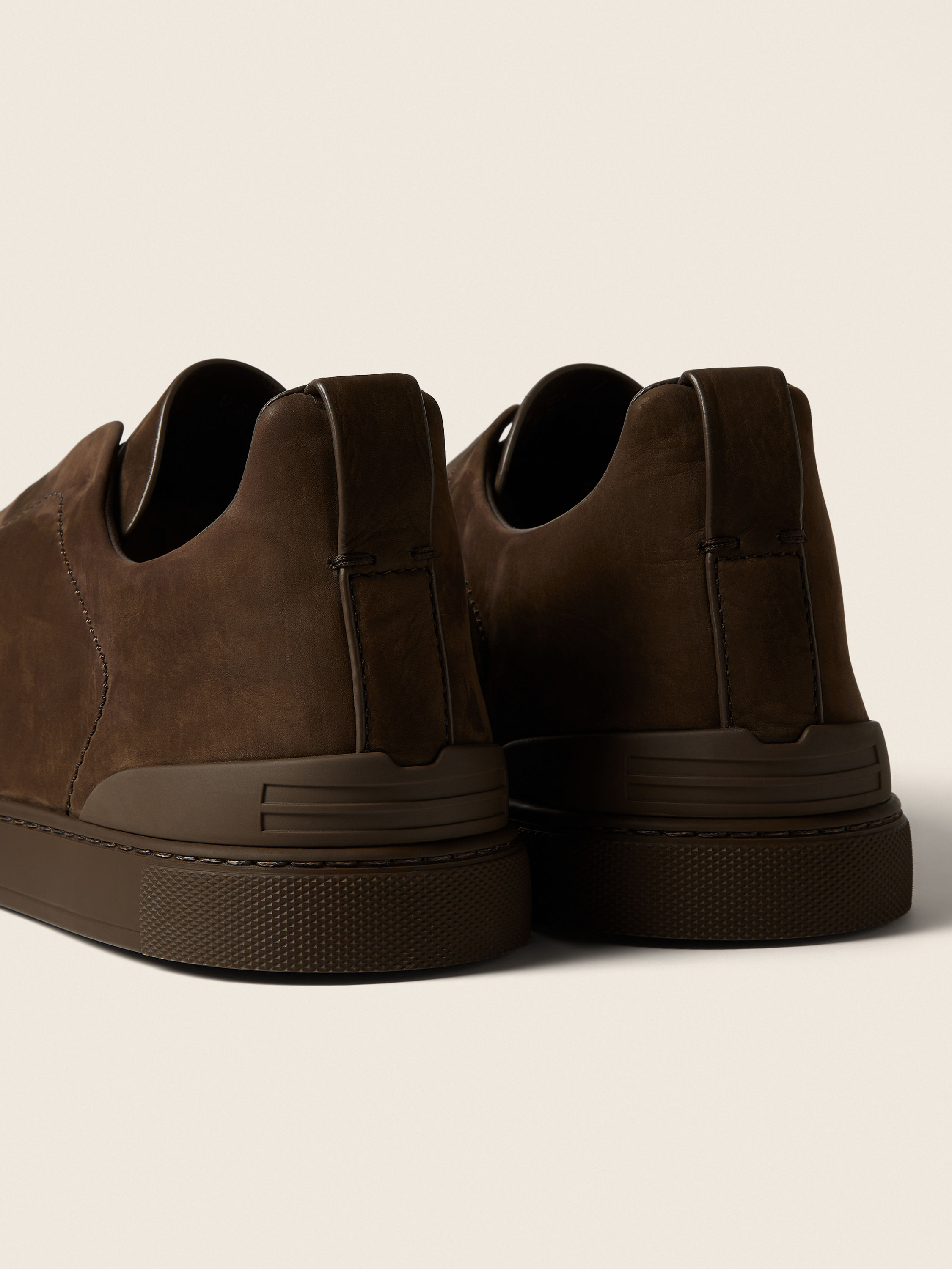 深棕色 Triple Stitch™ SECONDSKIN 奢华休闲鞋 产品细节图 #2