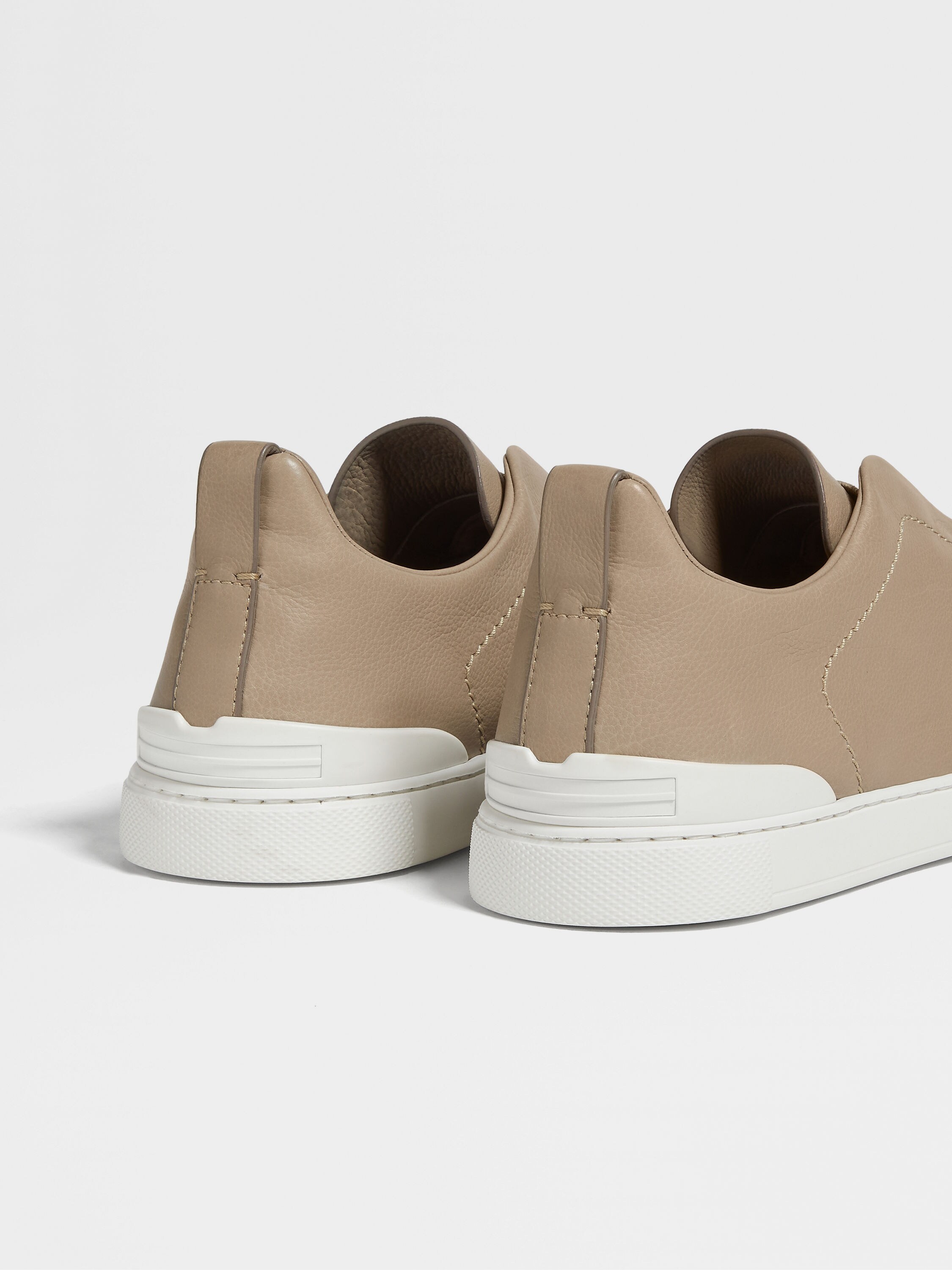 浅灰褐色 Triple Stitch™ SECONDSKIN 奢华休闲鞋 產品細節圖 #1