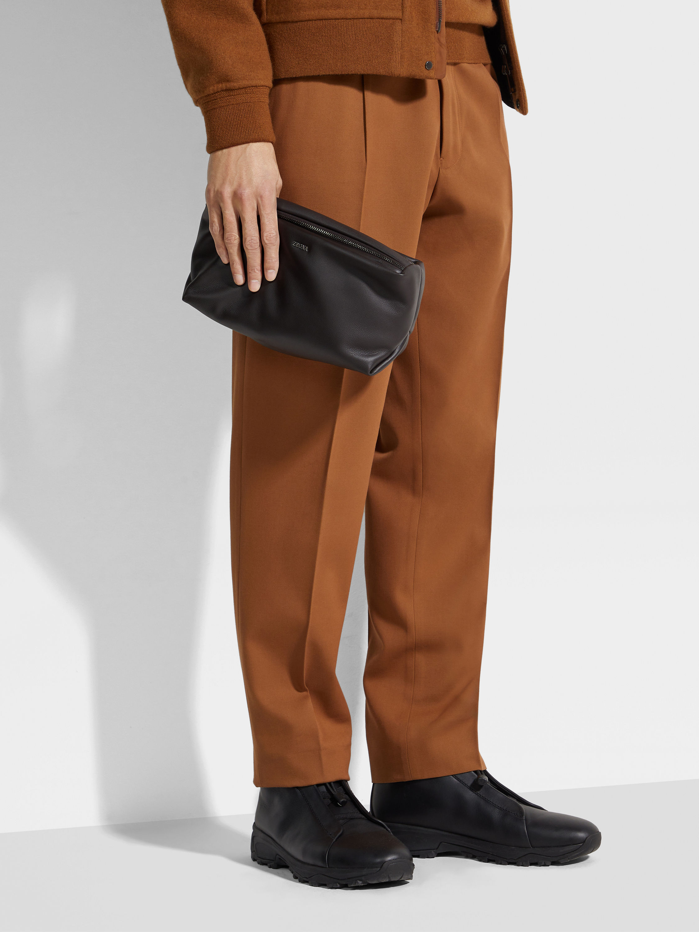 Dark Brown SECONDSKIN Softy Pouch Product detail photo #3