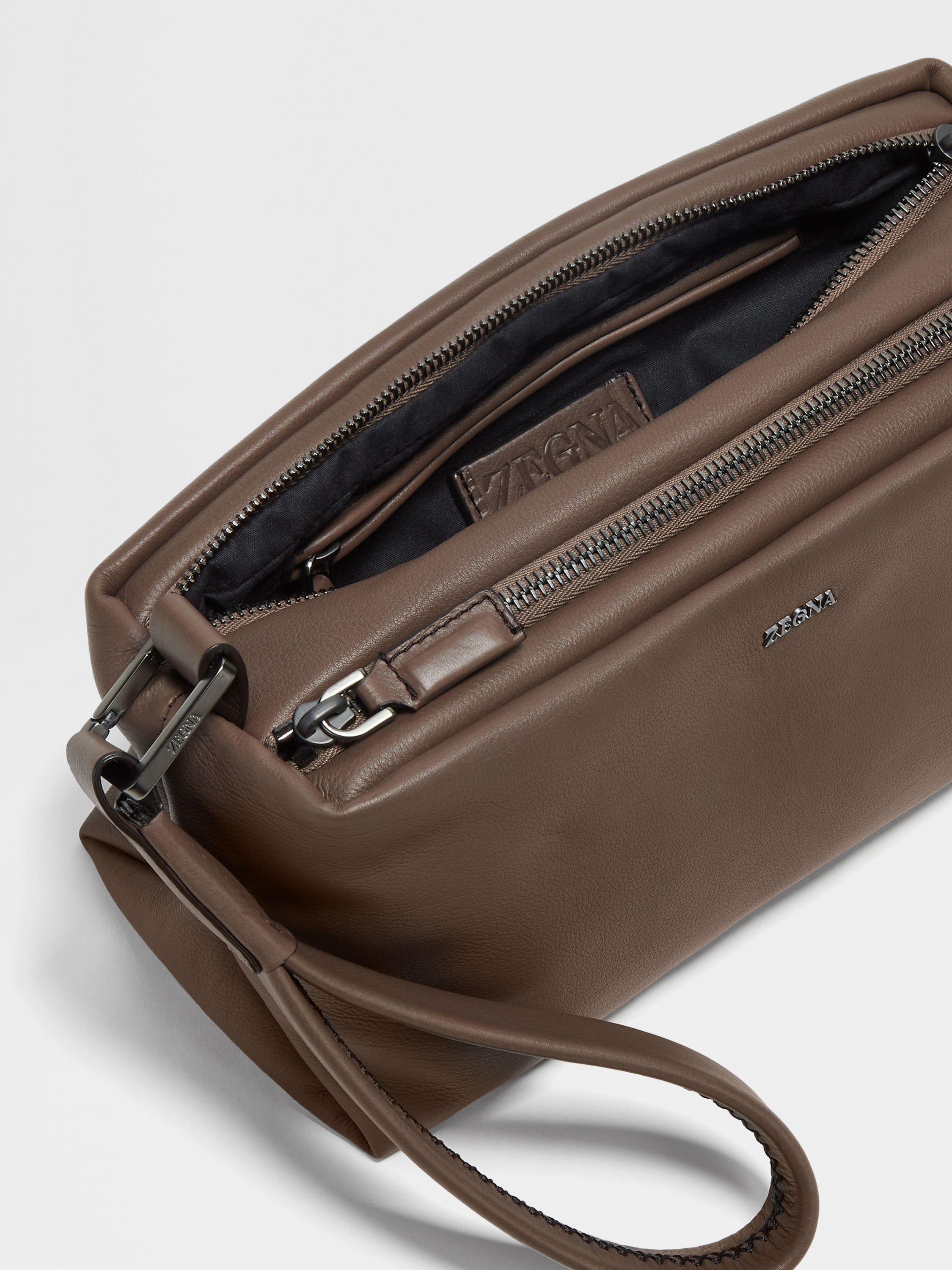 Brown SECONDSKIN Pouch Product detail photo #1