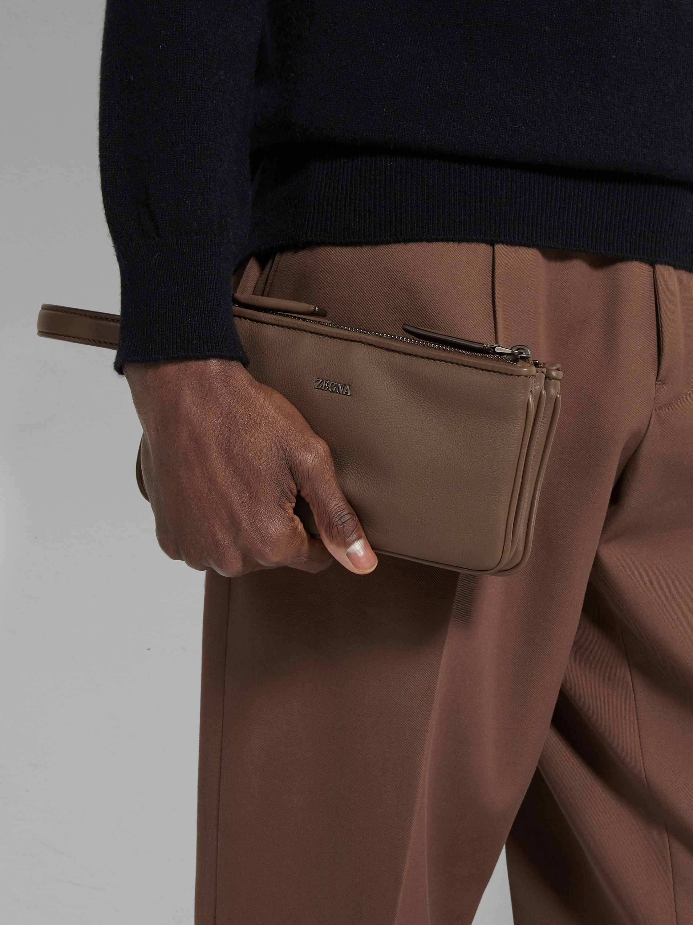 Brown SECONDSKIN Pouch Product detail photo #3