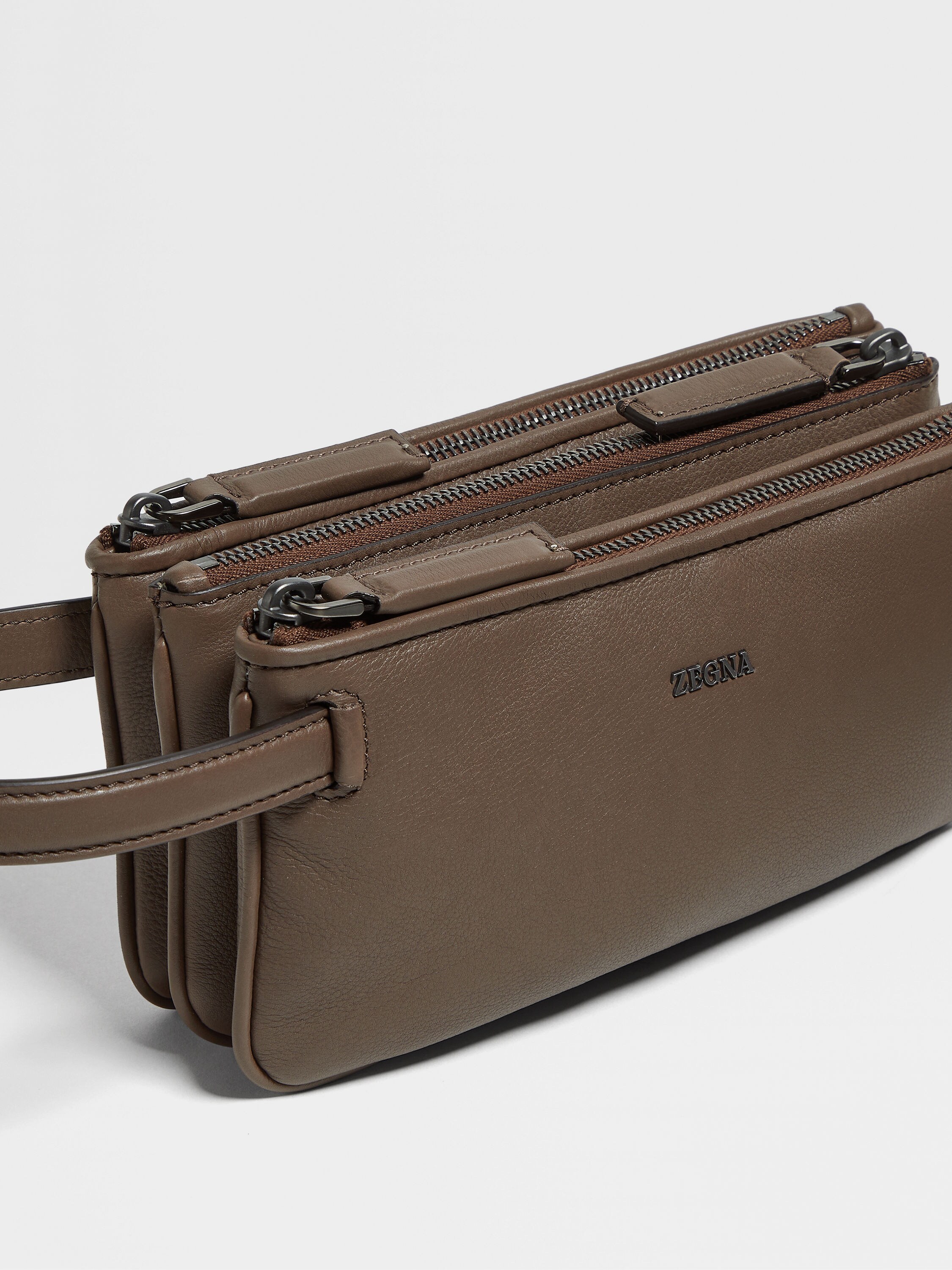 Brown SECONDSKIN Pouch Product detail photo #4