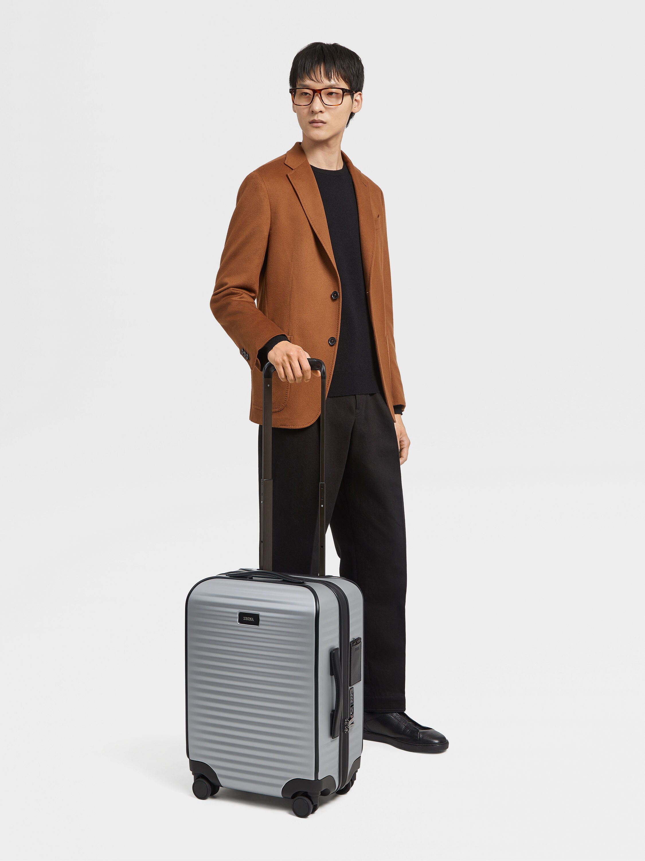 灰色聚氨酯 Leggerissimo 行李箱 产品细节图 #1