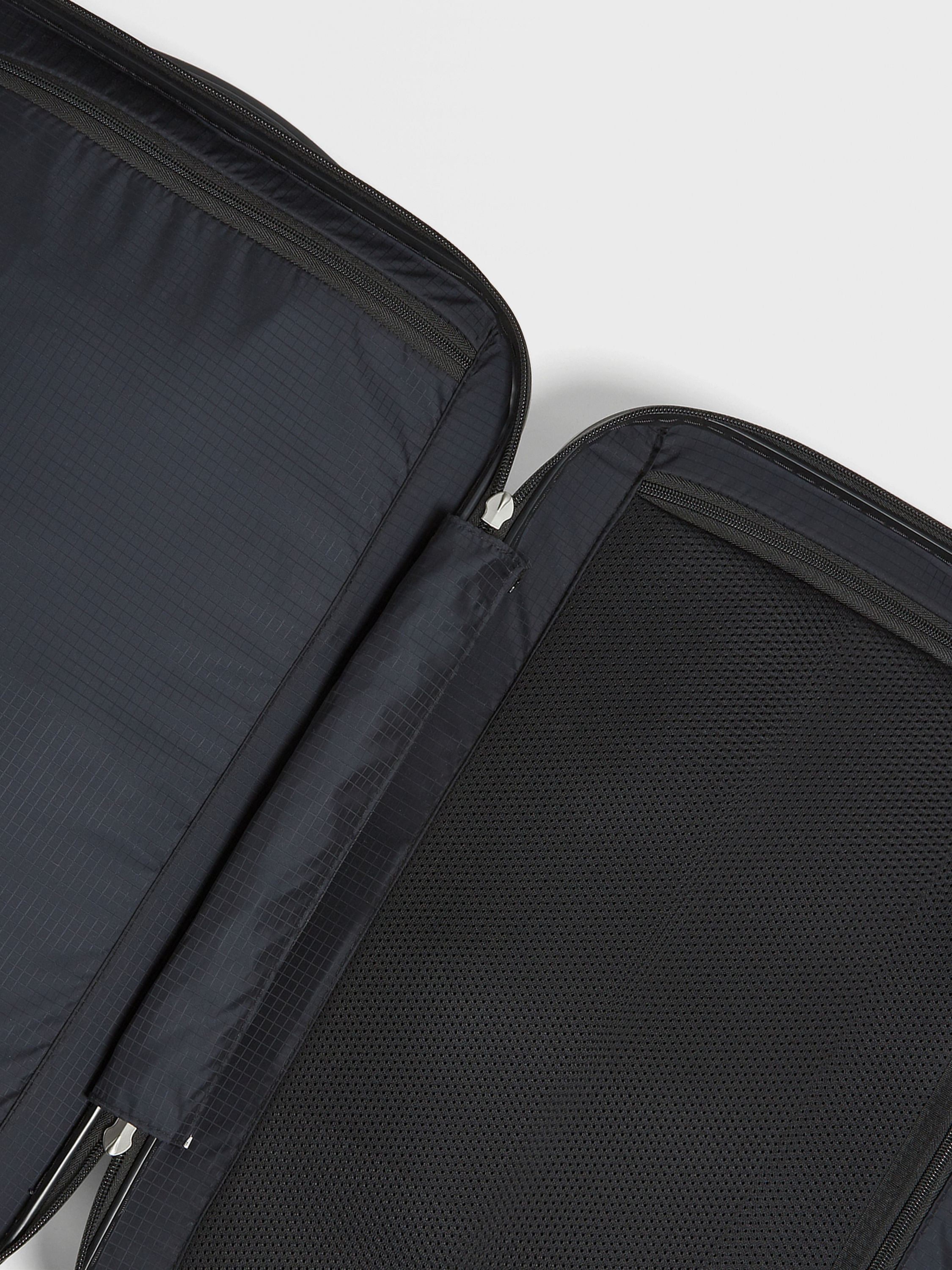 黑色聚氨酯 Leggerissimo 行李箱 产品细节图 #3