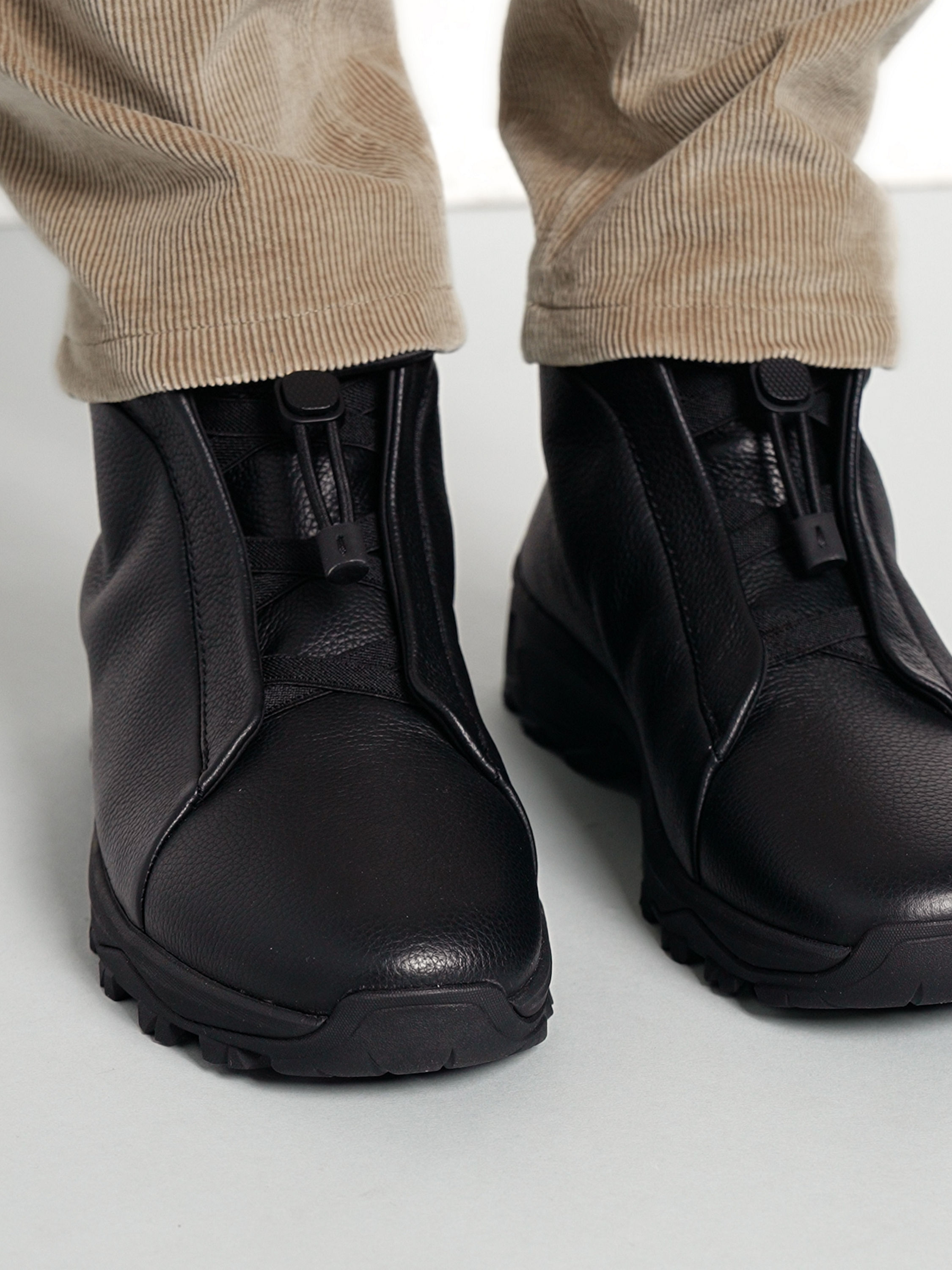 Black Leather Triple Stitch™ Vetta Sneakers