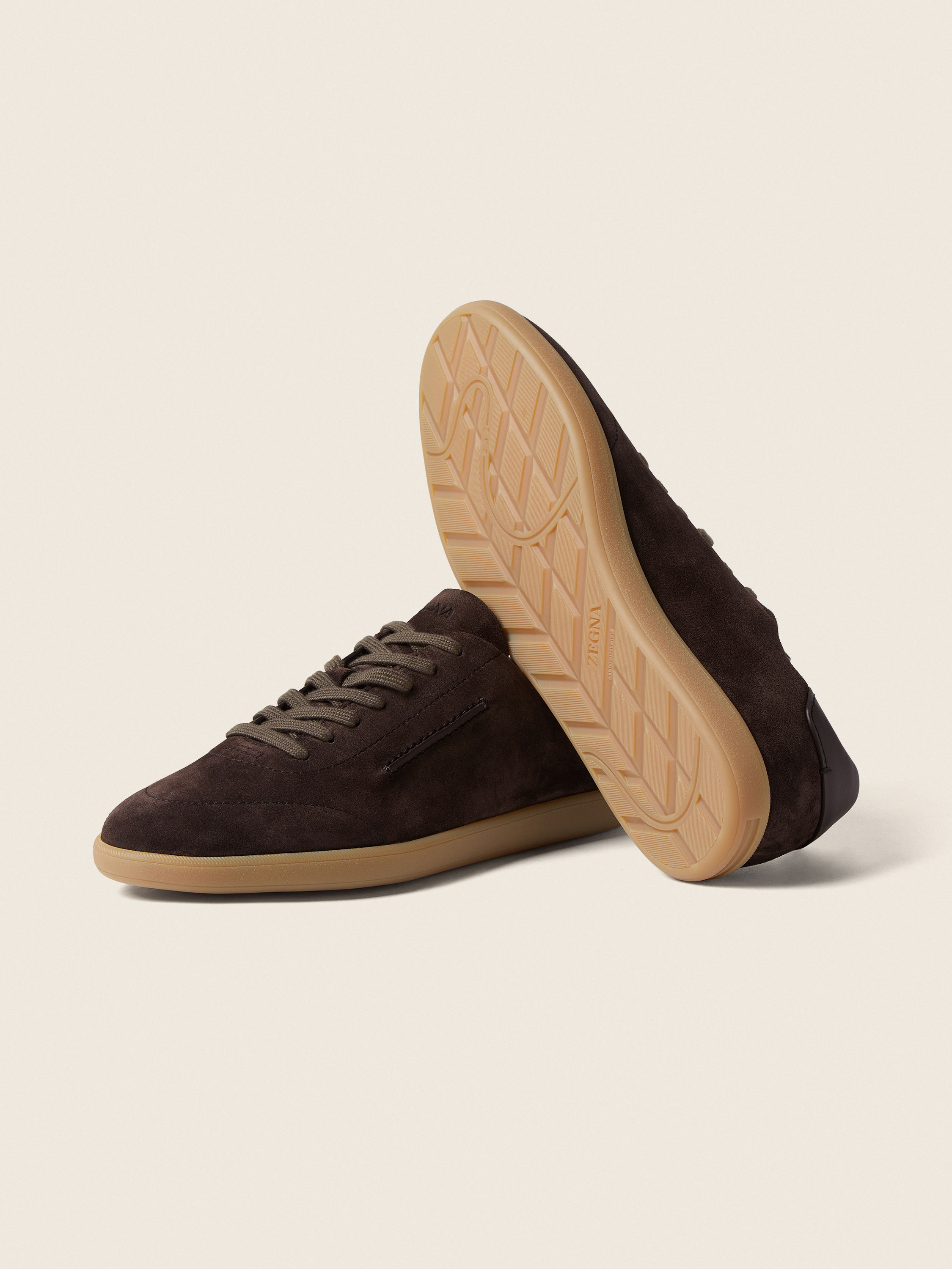 深棕色 232 绒面革运动鞋 产品细节图 #4