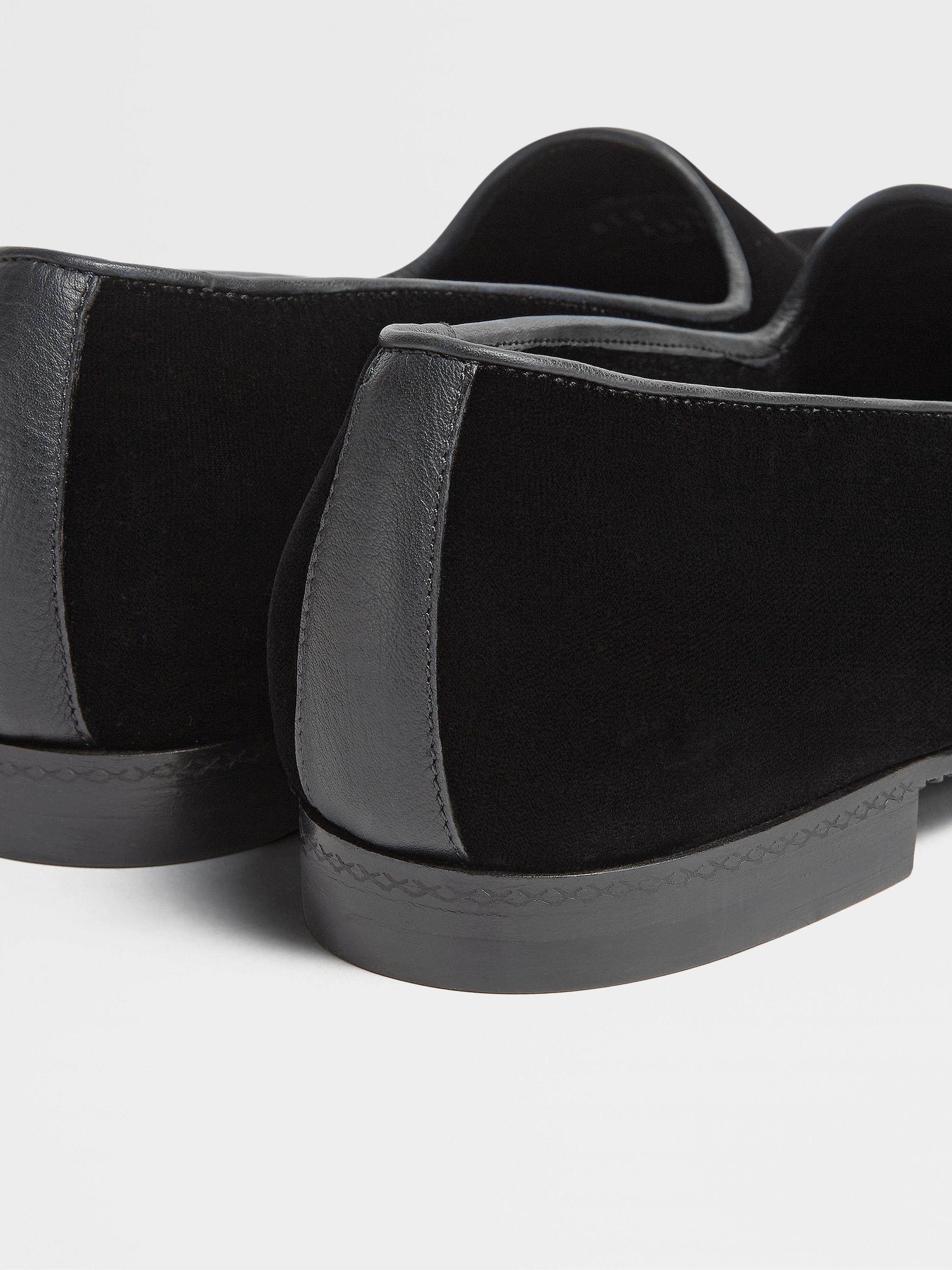 Black Velvet Gala Slip-on Shoes Product detail photo #3