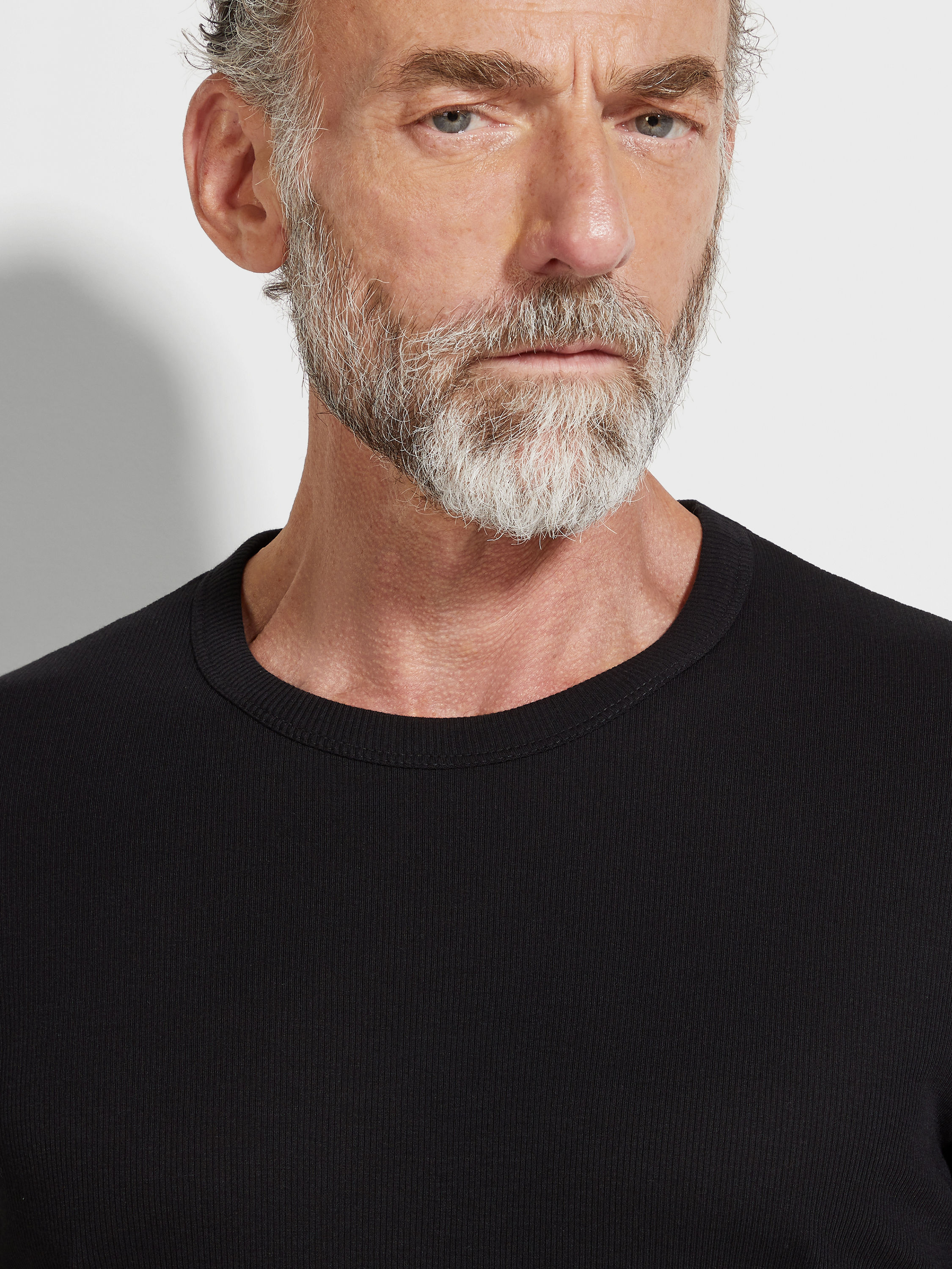 Black Cotton Blend T-shirt Product detail photo #1