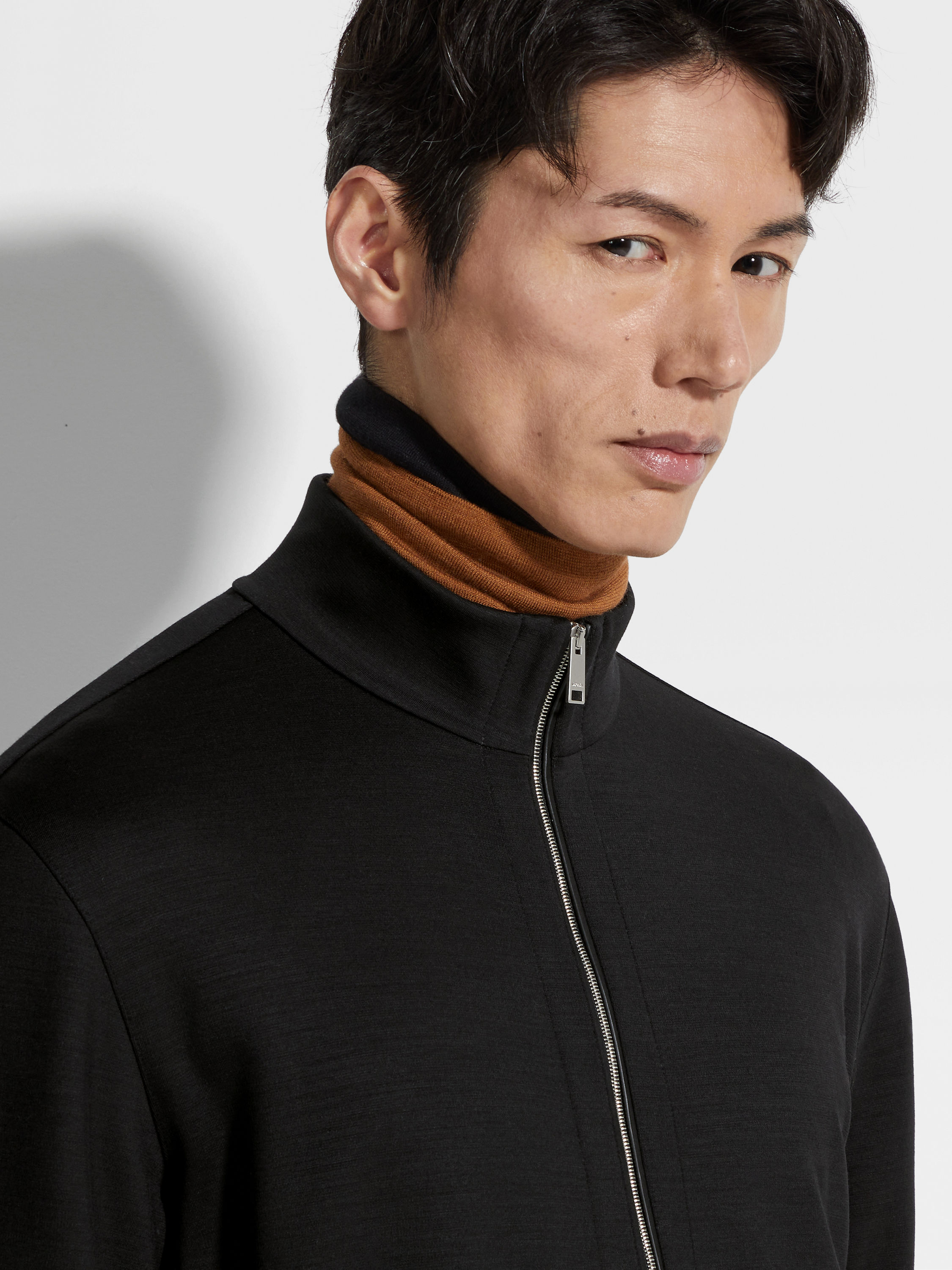 黑色 High Performance™ 羊毛全拉链运动衫 产品细节图 #1