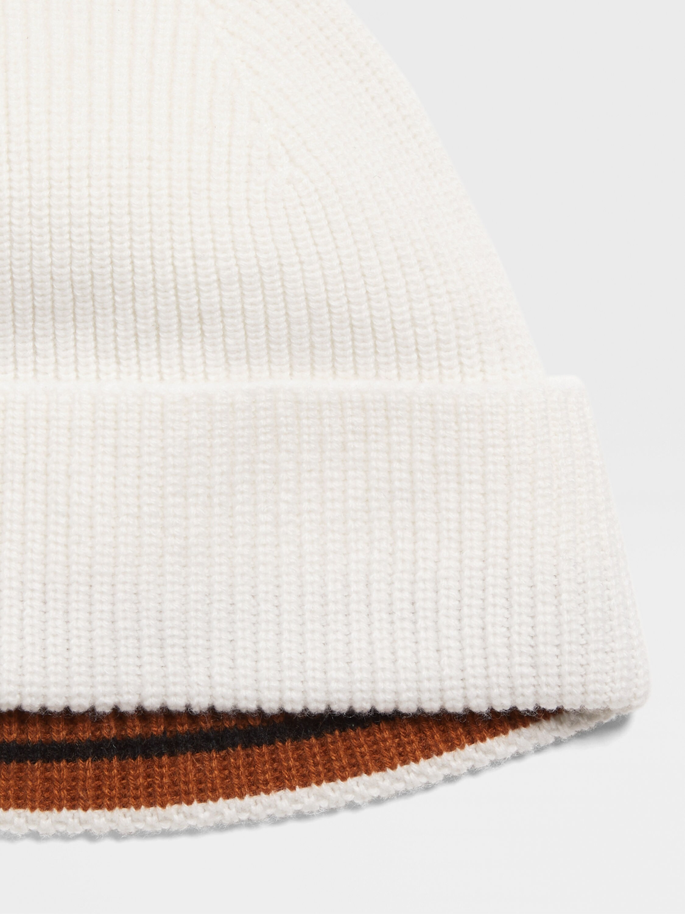 White Oasi Cashmere Beanie Product detail photo #1