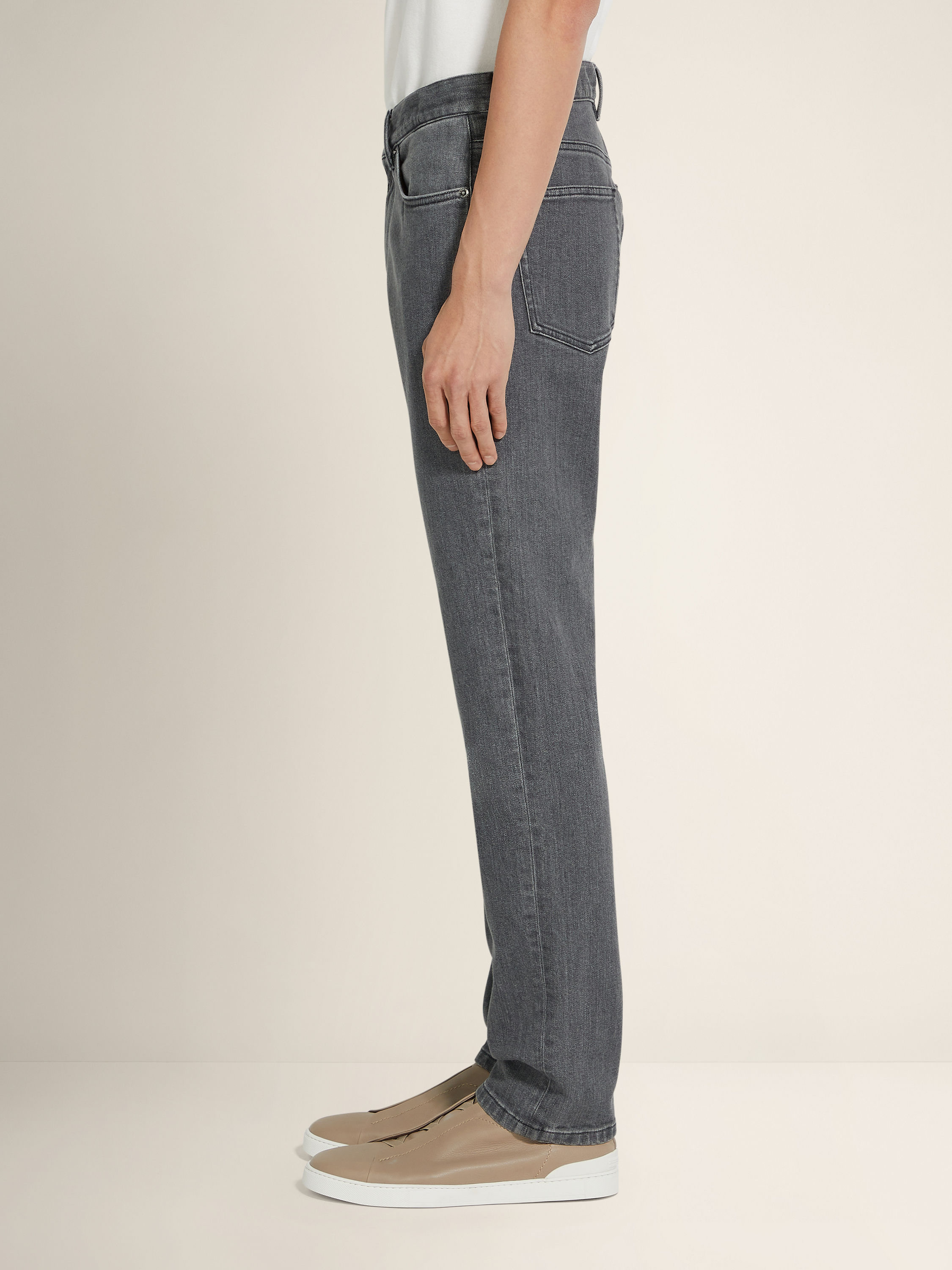 Grey Stone-washed Stretch Cotton Roccia Jeans Product detail photo #2