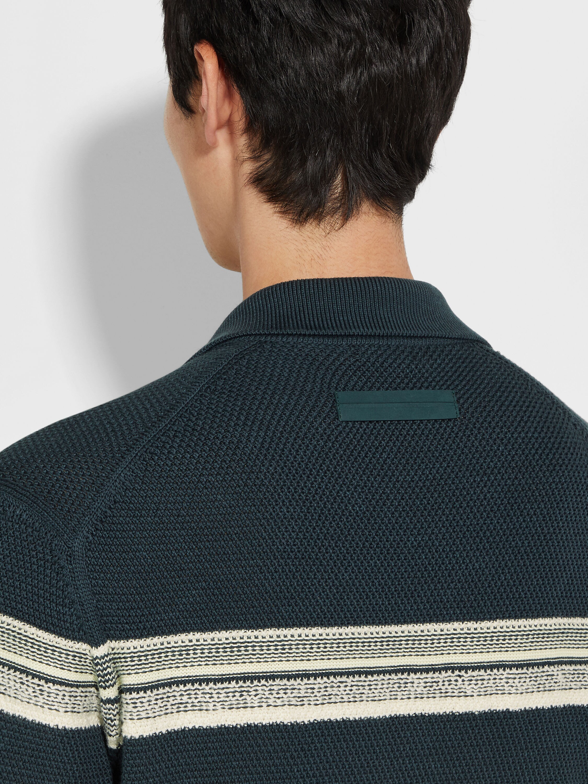 深蓝绿色、浅黄色和白色棉及桑蚕丝 Polo 衫 產品細節圖 #1