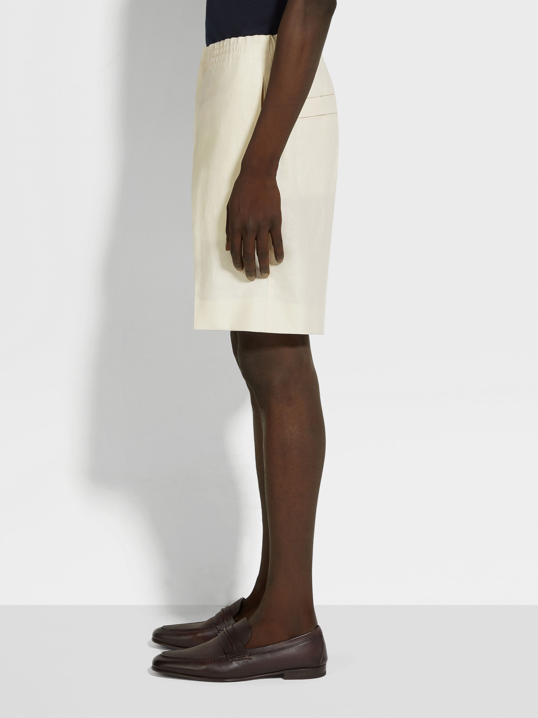 White Oasi Lino Shorts Product detail photo #3