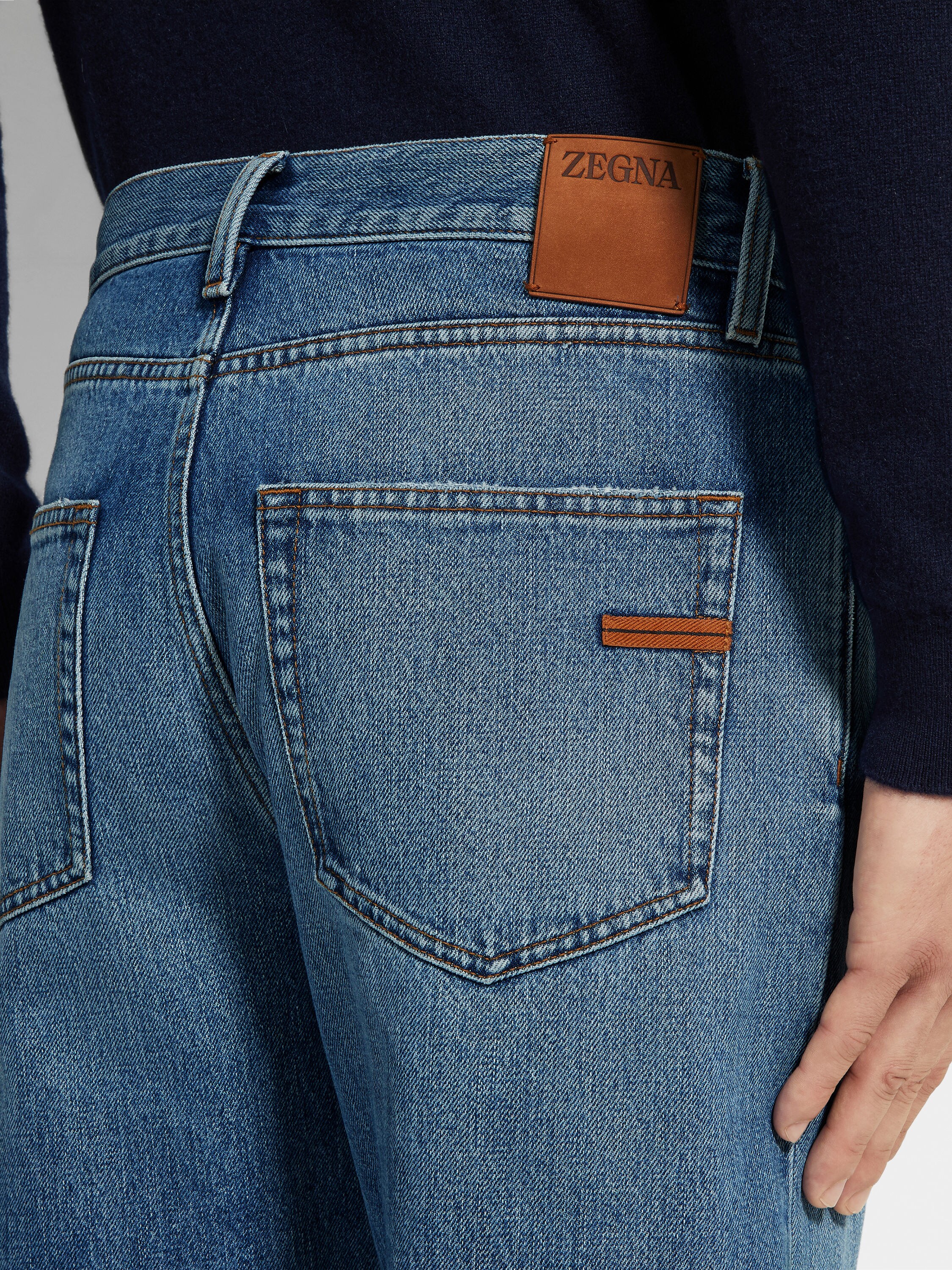 Blue Stone-washed Cotton Roccia Jeans Product detail photo #1