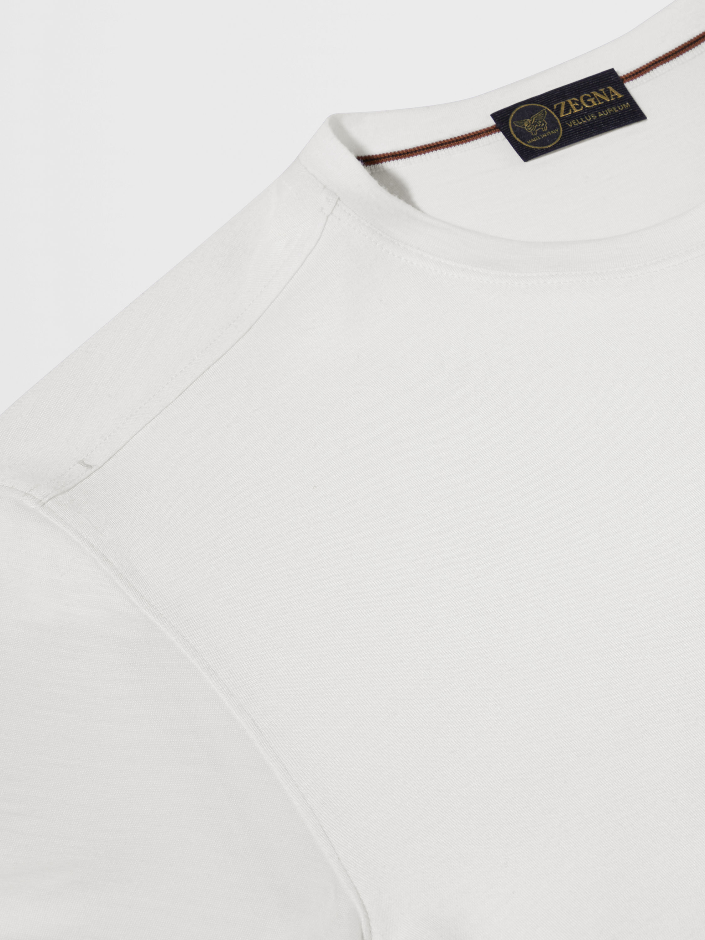 White Vellus Aureum T-shirt Product detail photo #5