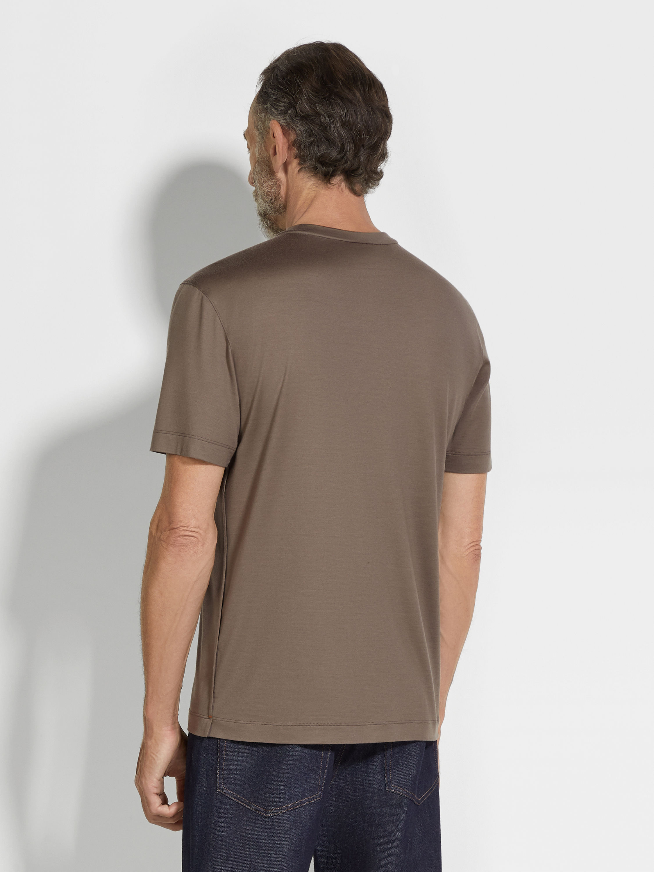 Dark Taupe Vellus Aureum T-shirt Product detail photo #4