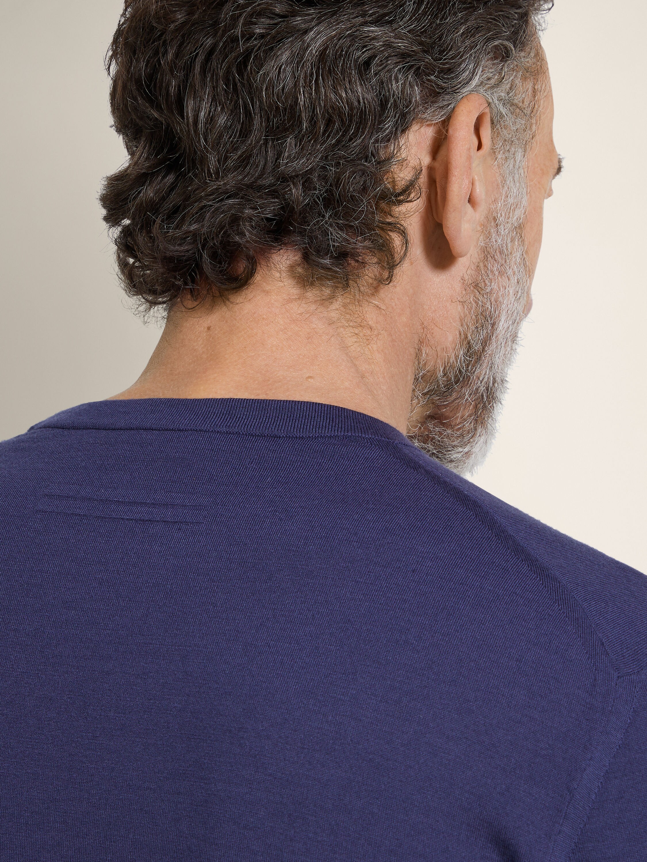 墨蓝色 Vellus Aureum 圆领针织衫 产品细节图 #1