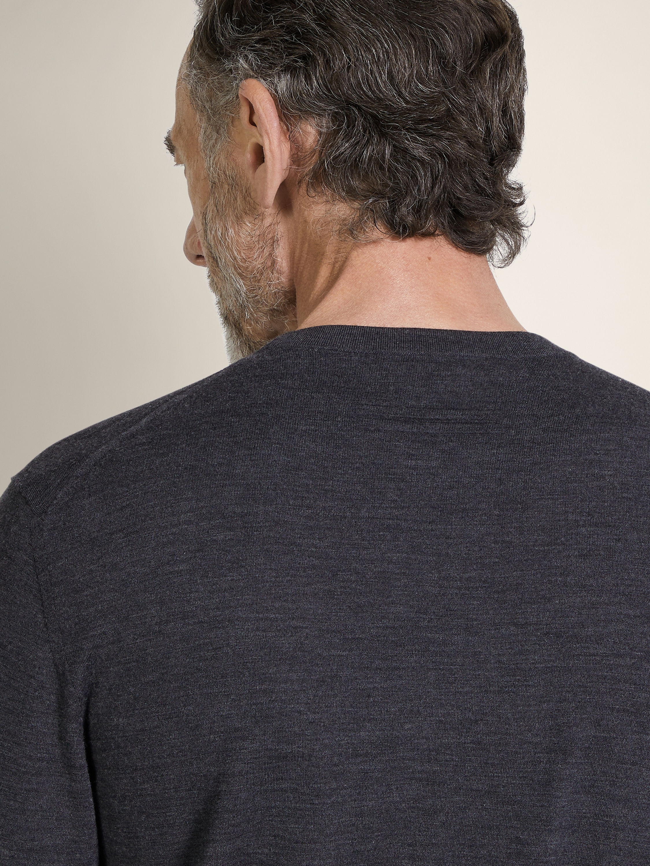深灰色 Vellus Aureum 圆领针织衫 产品细节图 #1