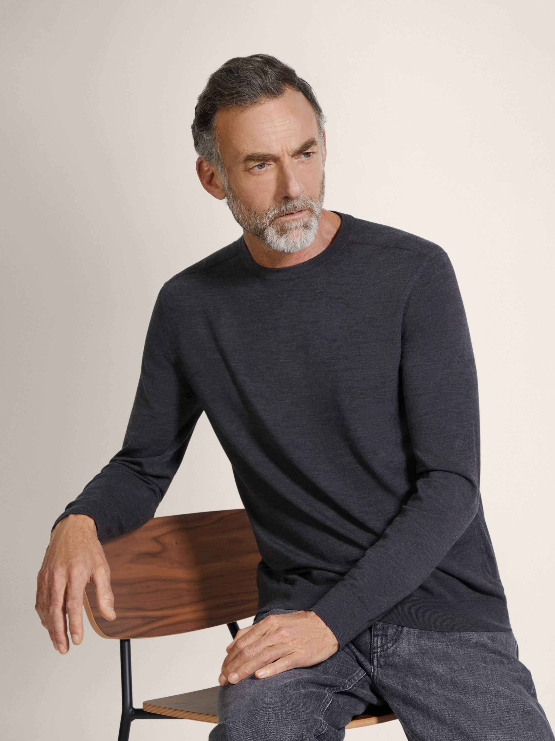 深灰色 Vellus Aureum 圆领针织衫 产品细节图 #2