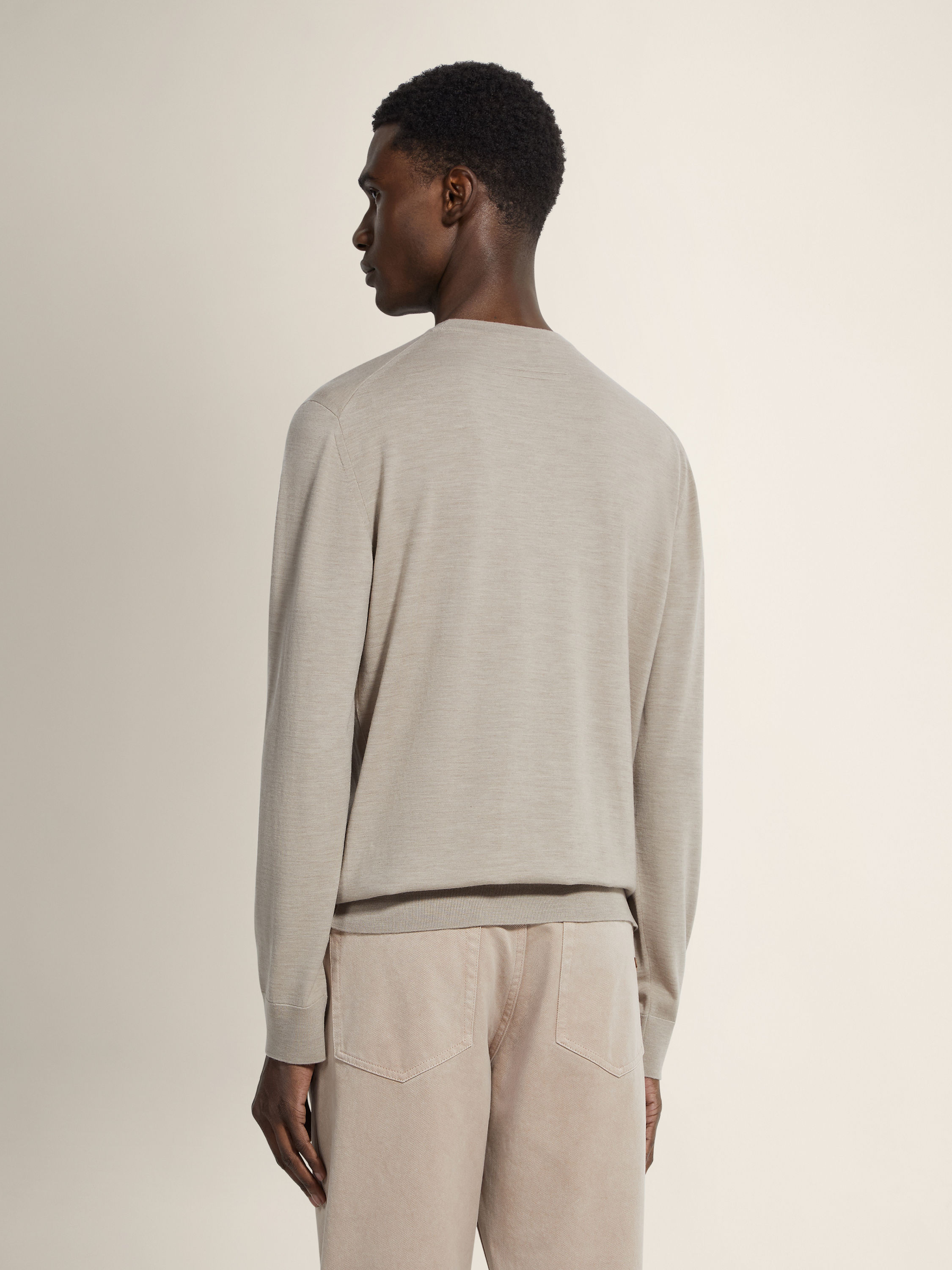 浅灰褐色 Vellus Aureum 圆领针织衫 产品细节图 #4