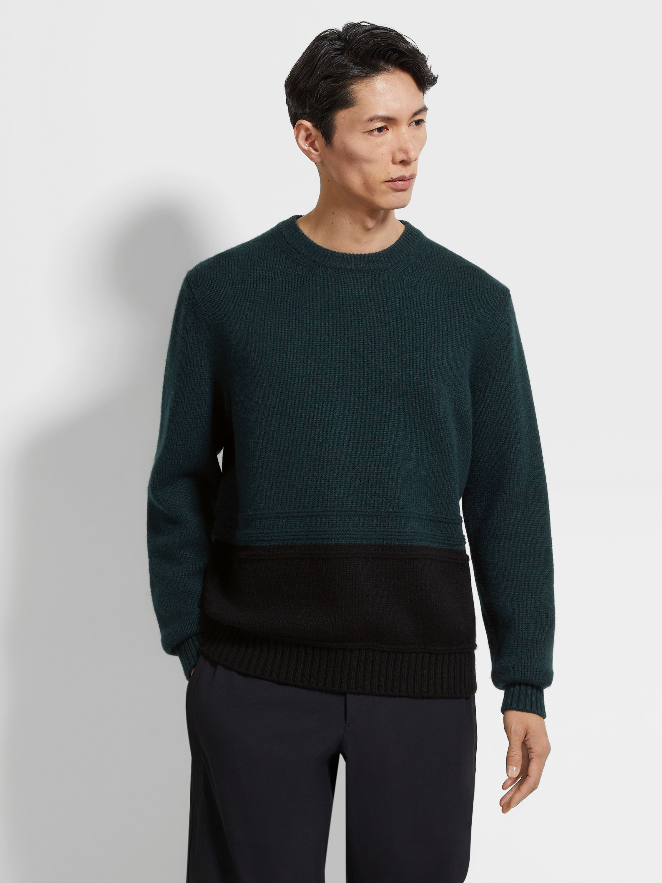 Dark Green and Black Oasi Cashmere Crewneck Product detail photo #2