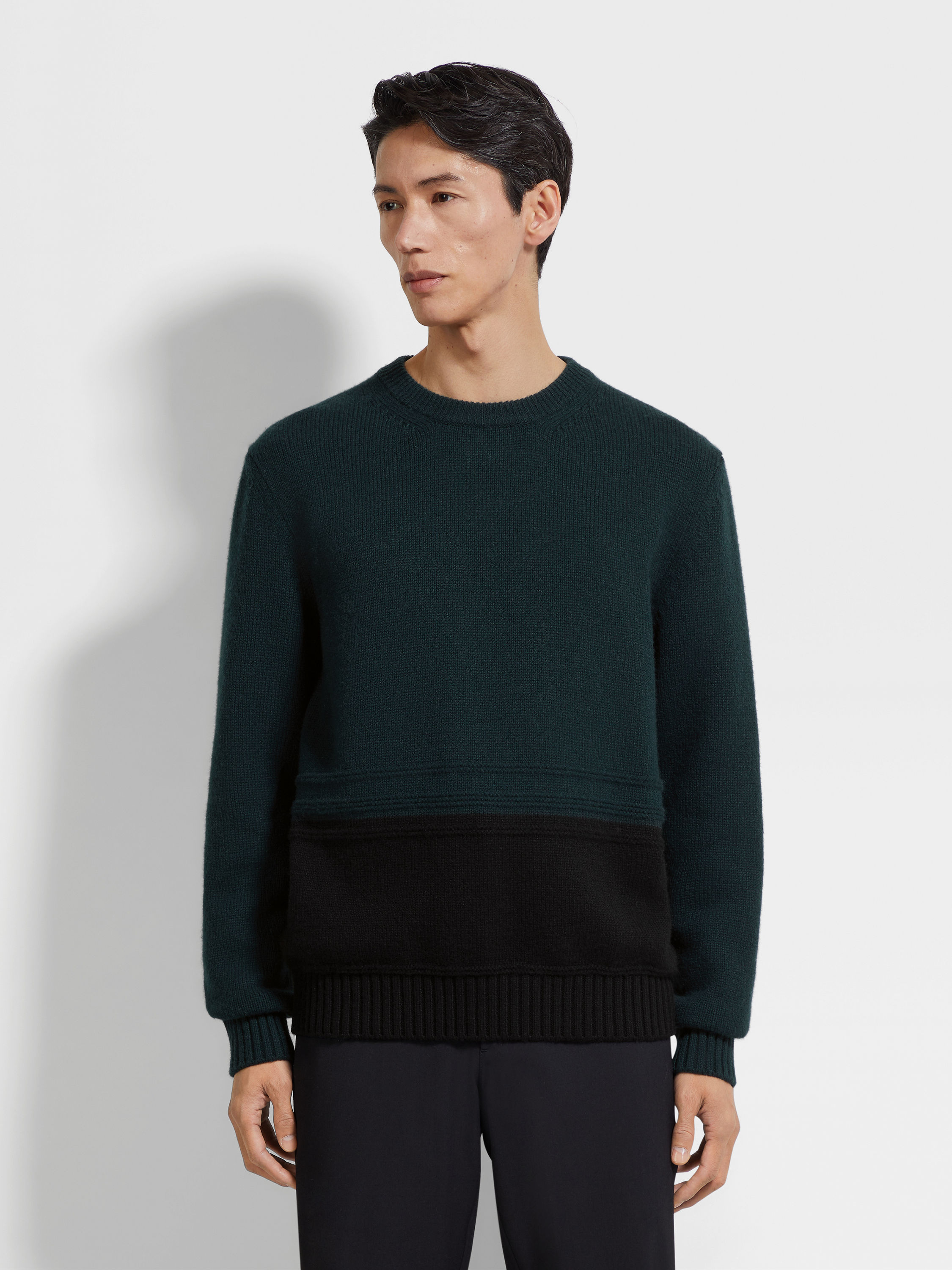 Dark Green and Black Oasi Cashmere Crewneck Product detail photo #3