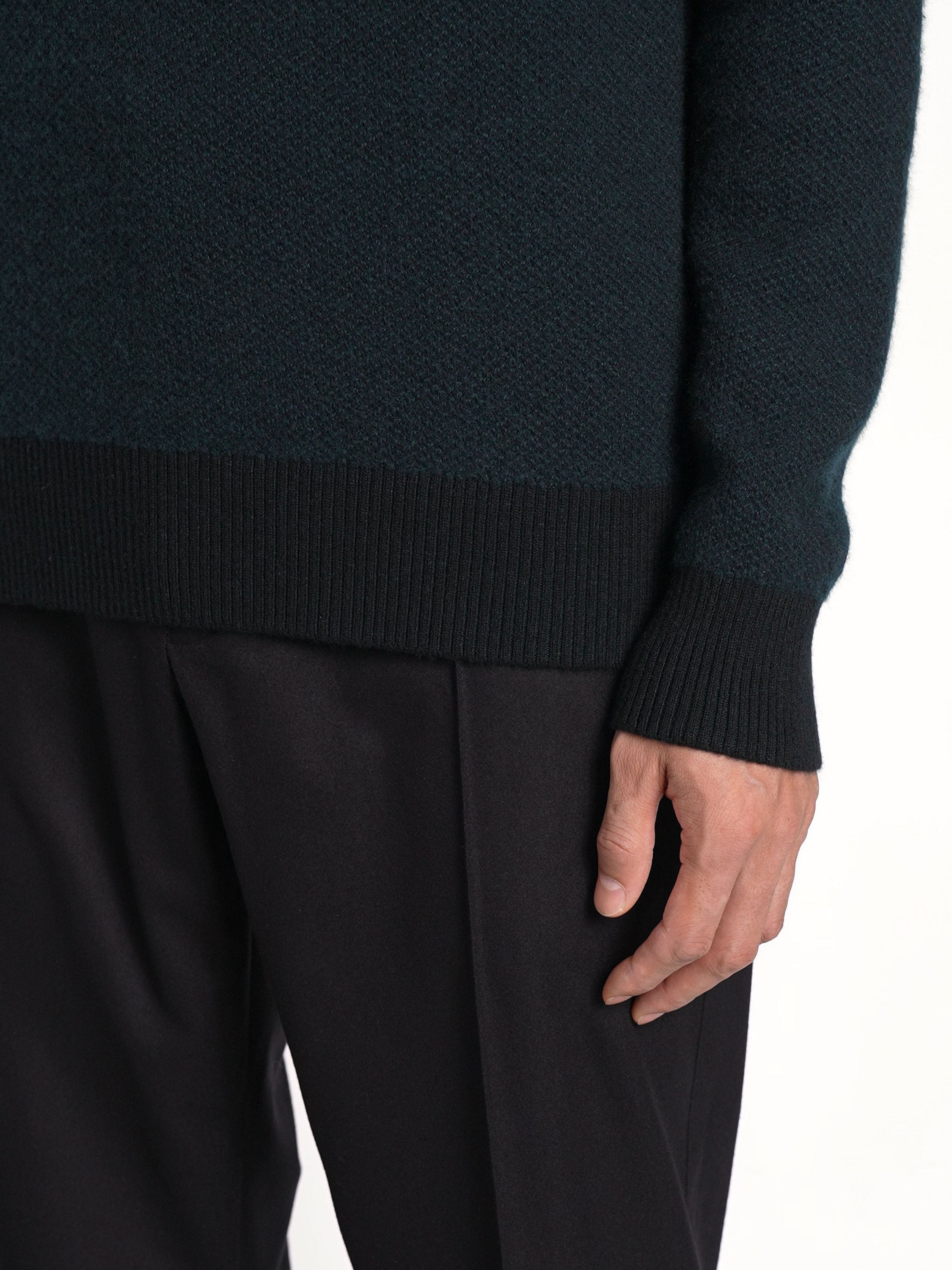 Dark Green Oasi Cashmere Crewneck