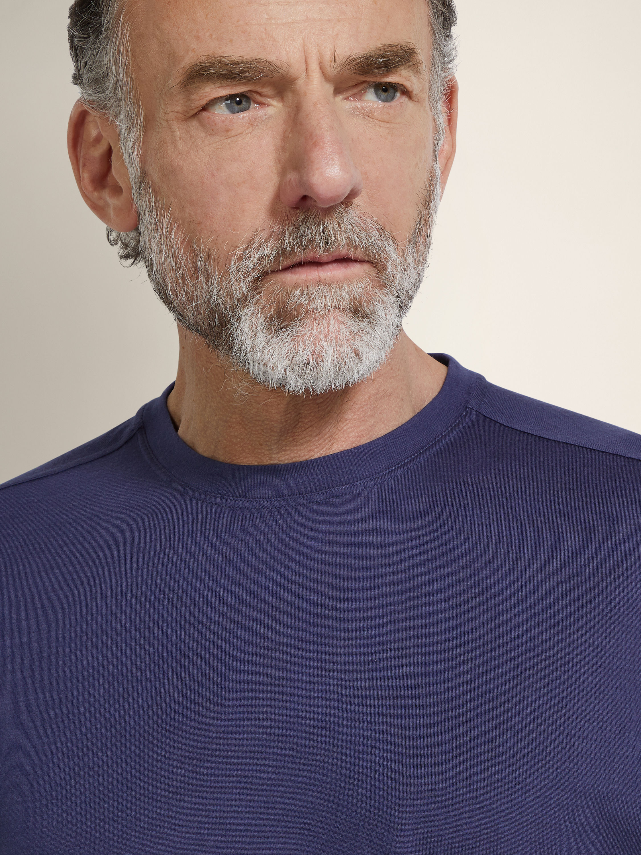 墨蓝色 Vellus Aureum T 恤 产品细节图 #1