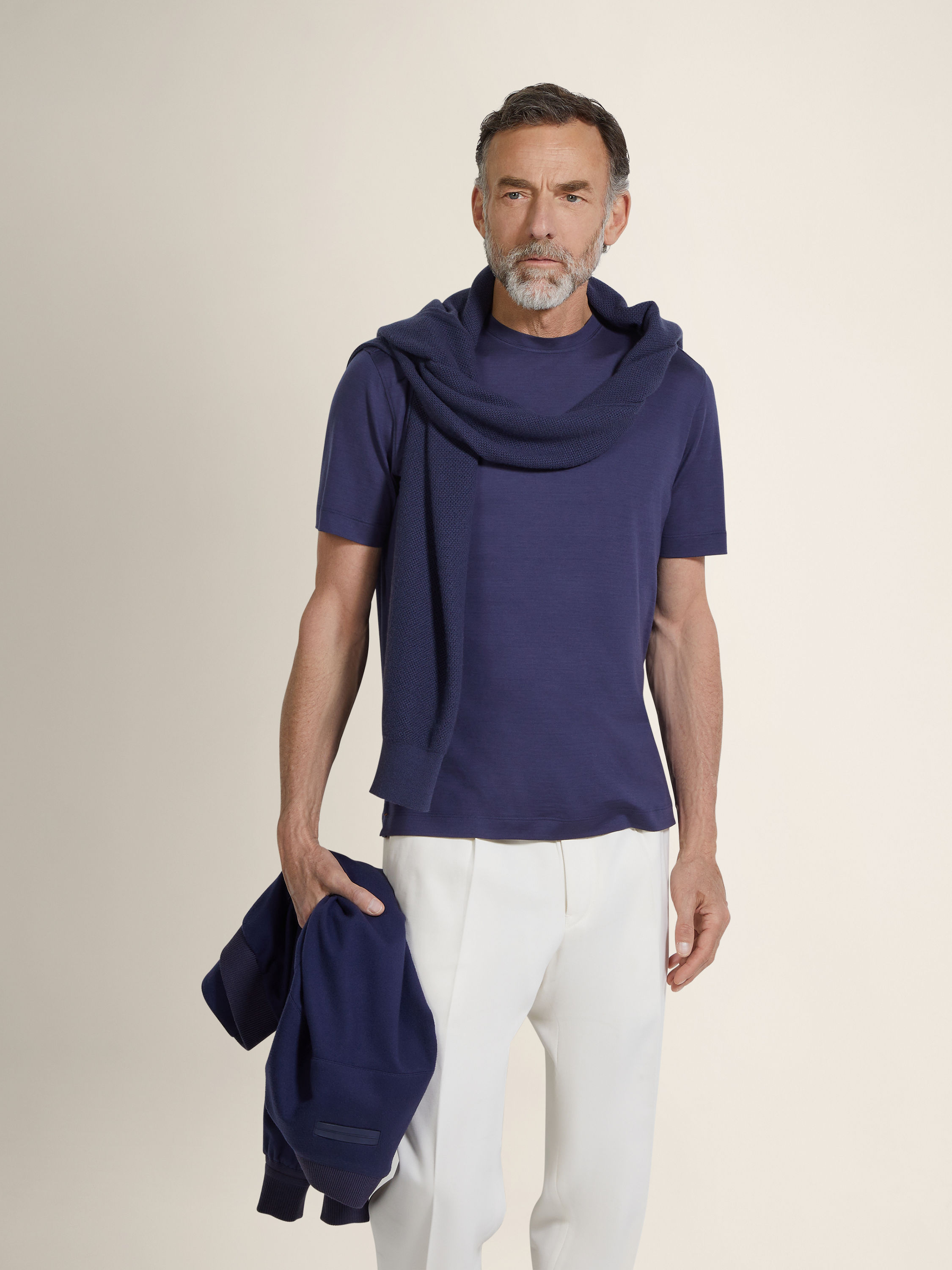 墨蓝色 Vellus Aureum T 恤 产品细节图 #2