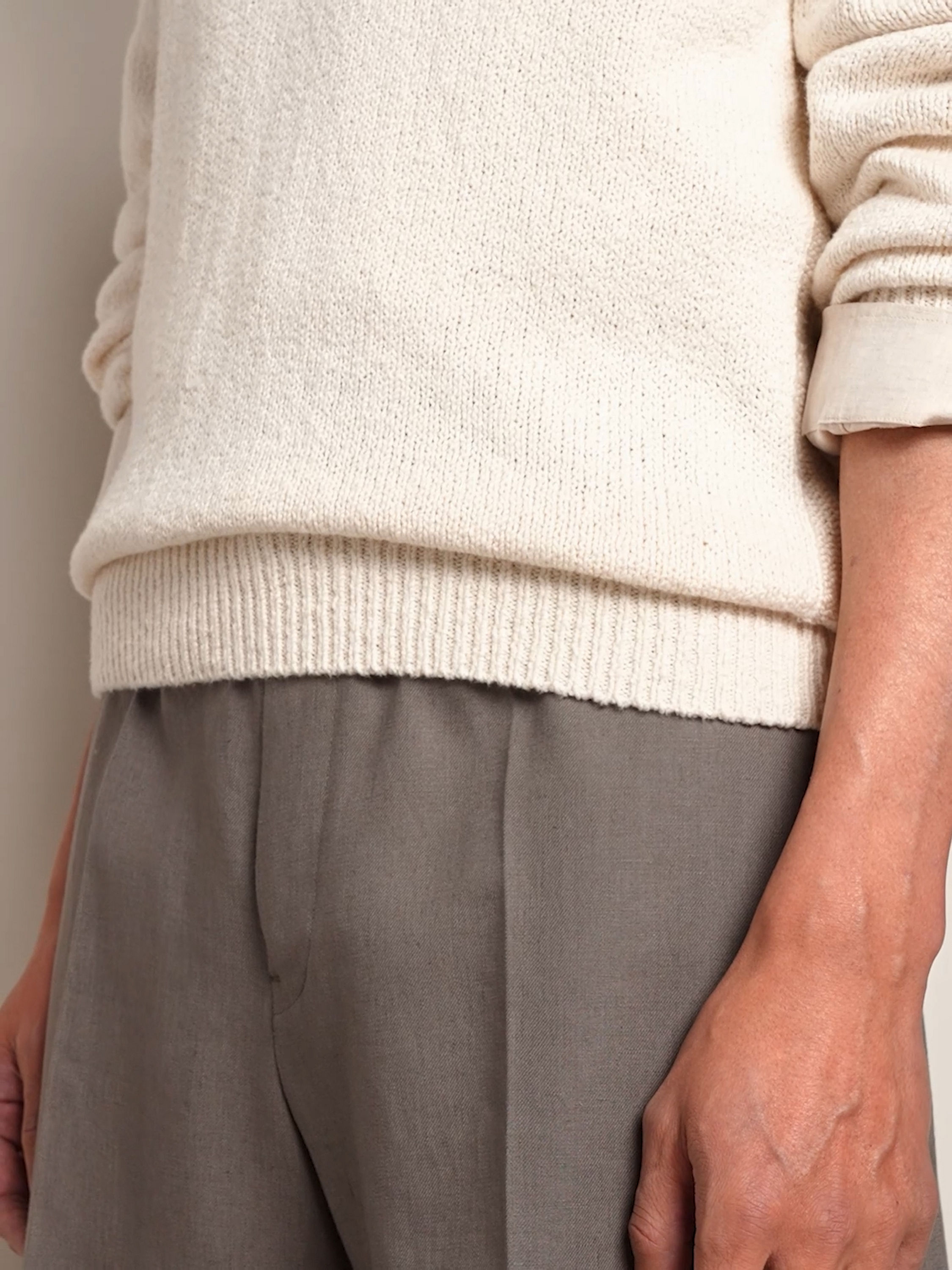 白色棉质 V 领衫